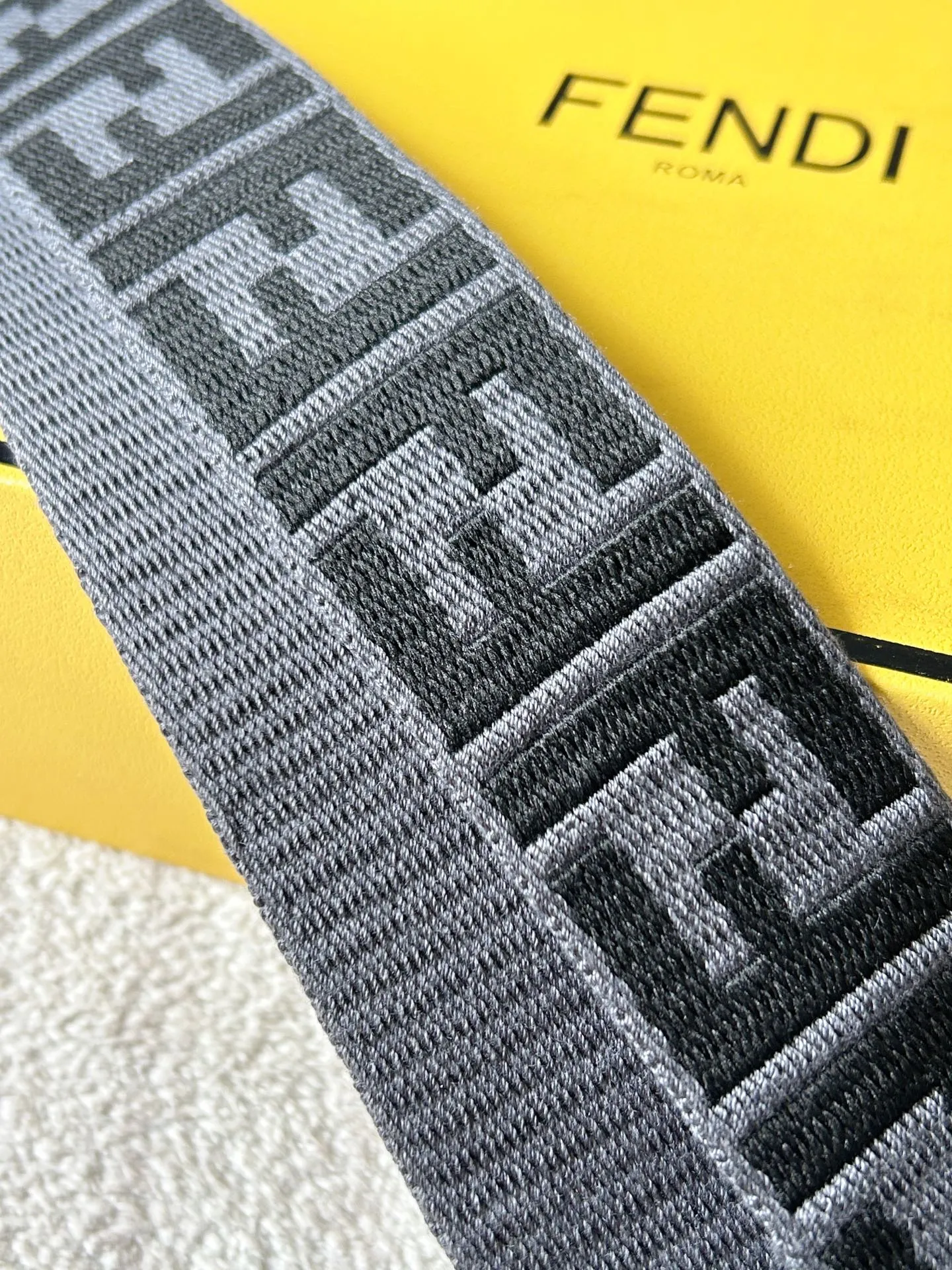 💰440💰Complete package💰 💍Purchase level FENDI (Fendi) counter same style Men's casual webbing 4.0cm wide Satin material showing gray and black jacquard FF pattern Retro silver metal double-ring buckle adjustable low-key fashion casual