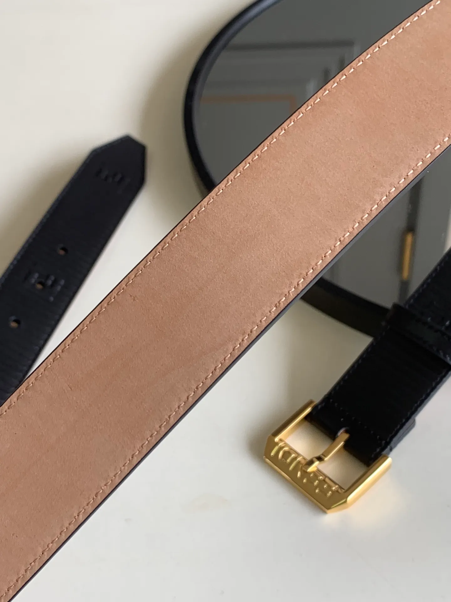 💰520💰Full package💰 💍Purchasing-grade FENDI belt, embossed calfskin imported from Italy, 3.5cm original tree paste leather bottom mark, BAGUETTE series palladium-plated belt buckle with chain buckle💓💓💓