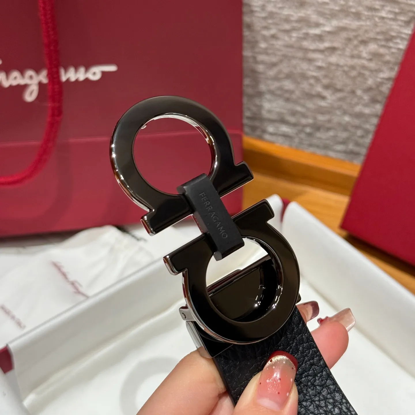 💰440💰Complete package💰 💍Purchase-grade Ferragamo⚡️🌹Double-sided Italian imported original black matching☕️New high-quality palladium-plated buckle Width 35mm Double-sided usable The belt is adjustable and can be cut as needed to achieve a slimming effect