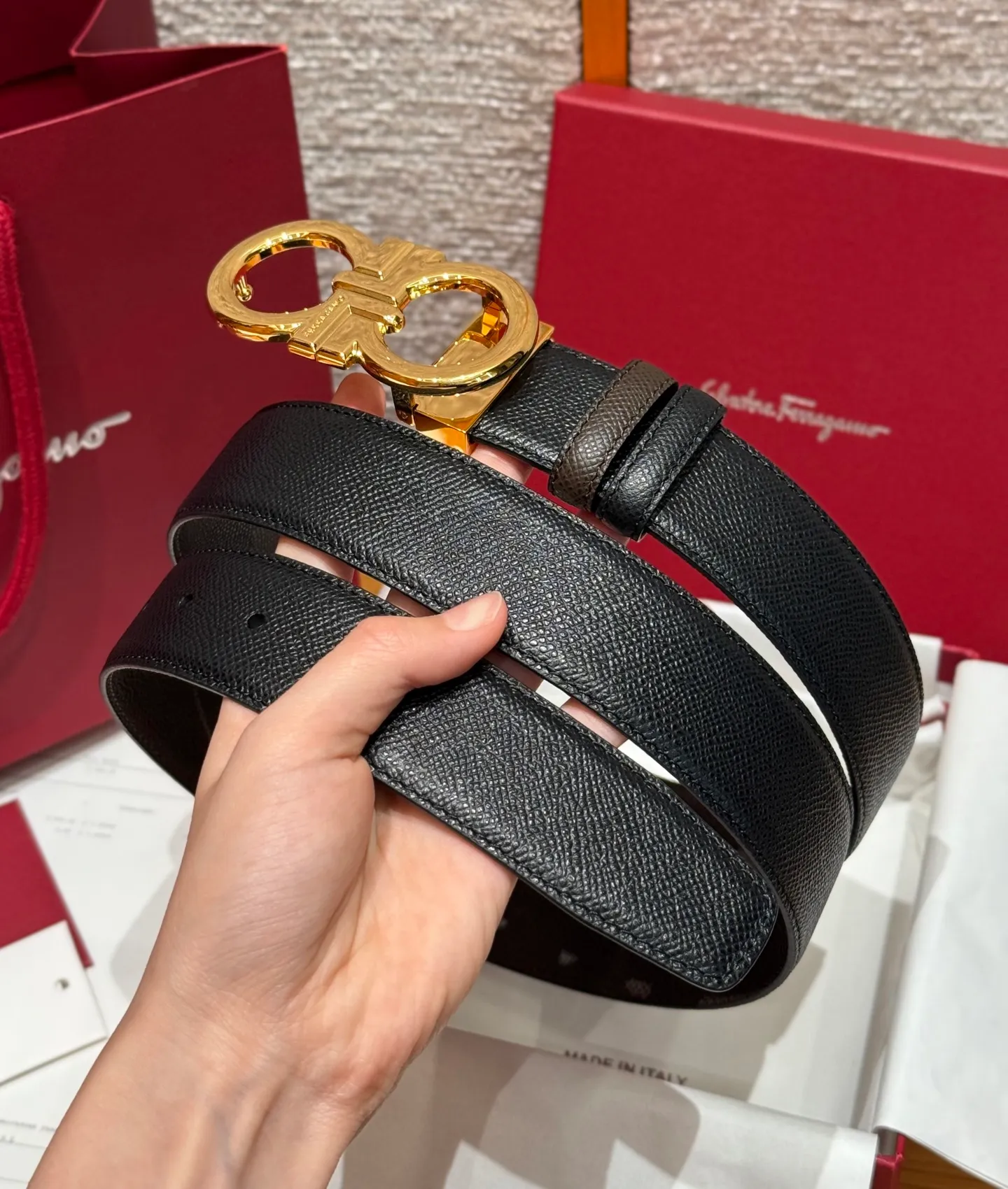 💰440💰Complete package💰 💍Purchase-grade Ferragamo⚡️🌹Double-sided Italian imported original black matching☕️New high-quality palladium-plated buckle Width 35mm Double-sided usable The belt is adjustable and can be cut as needed to achieve a slimming effect