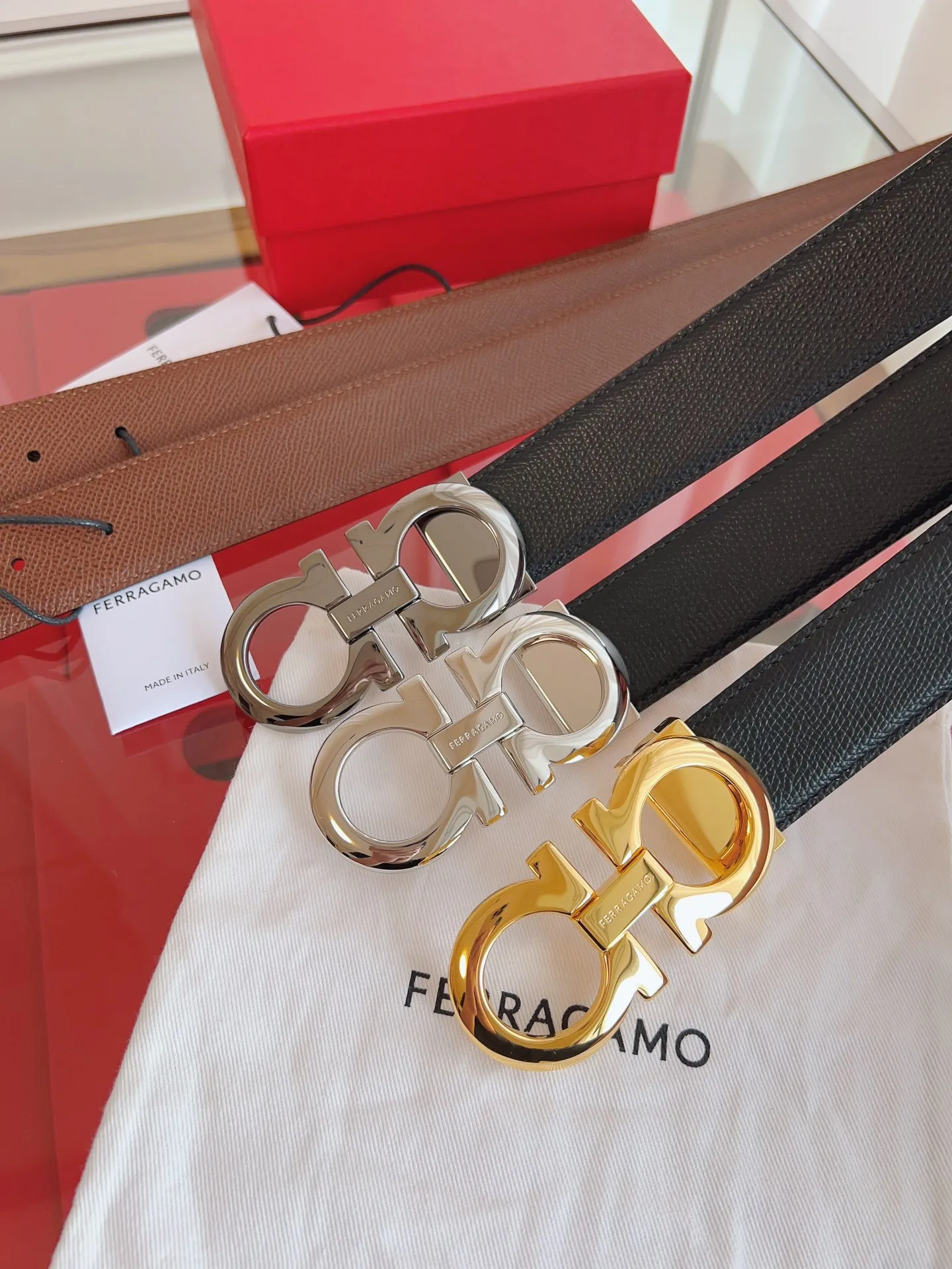💰440💰Full set of packaging💰 💍Purchase grade Ferragamo 3.5cm original leather. Precision brass hardware upgraded version nfc chip, genuine factory IP plating! Original match