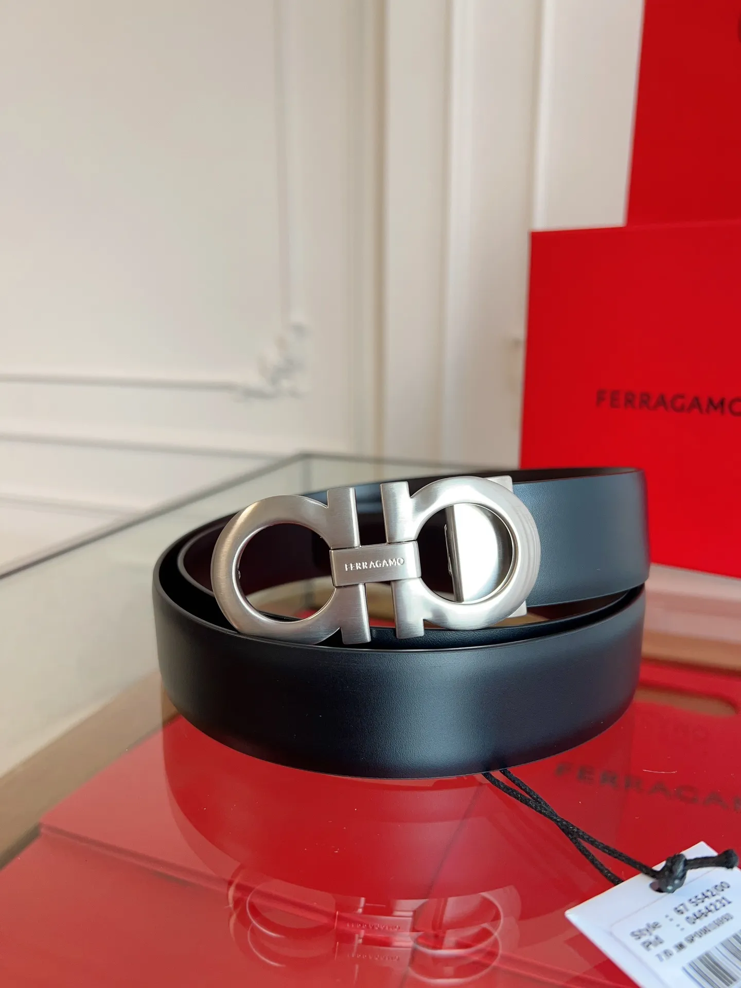 💰440💰Full set of packaging💰 💍Purchase grade Ferragamo 3.5cm original leather. Precision brass hardware upgraded version nfc chip, genuine factory IP plating! Original match
