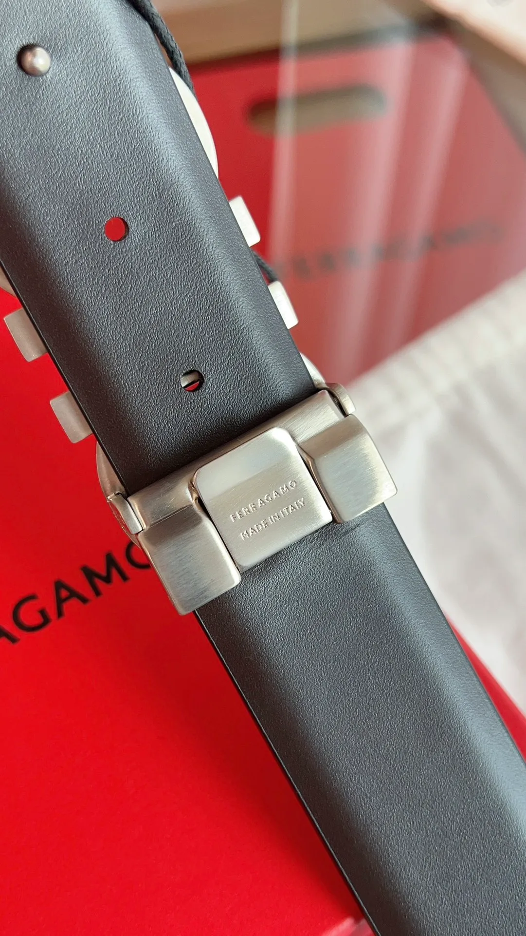 💰440💰Full set of packaging💰 💍Purchase grade Ferragamo 3.5cm original leather. Precision brass hardware upgraded version nfc chip, genuine factory IP plating! Original match