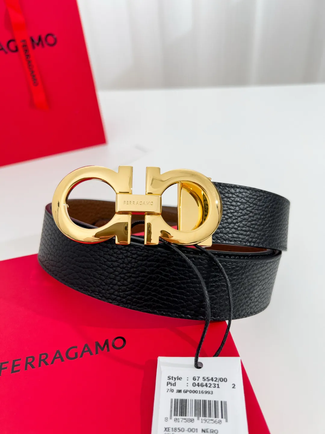 💰440💰Full package💰 💍Purchase-grade Ferragamo⚡️🌹Width 3.5cm, imported first-layer calfskin, double-sided cowhide material⚡️🌹The leather is soft and Q-elastic. Dürkopp's diagonal stitching is exquisite and durable. Good quality goods. Button head: pure copper button (gold, gun color, silver)