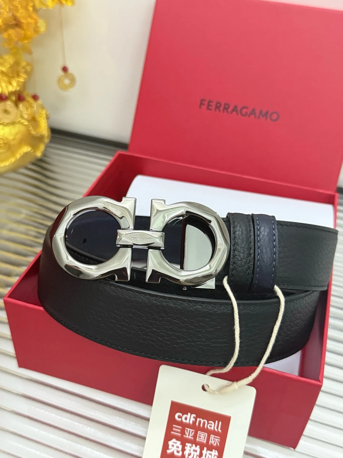 ✅Width: 𝟑.𝟓𝐜𝐦 Salvatore Ferragamo classic ❑ Supports 𝐍𝐅𝐂 anti-counterfeiting identification, integrated chip identification for plate matching Special supply channel✅Italian🇮🇹𝐒𝐢𝐫𝐩Original imported calfskin length can be cut/double-sided can be used❗️❗️Excellent leather, soft and comfortable leather with full grain grains🥰 + high-quality pure copper hardware buckle P460