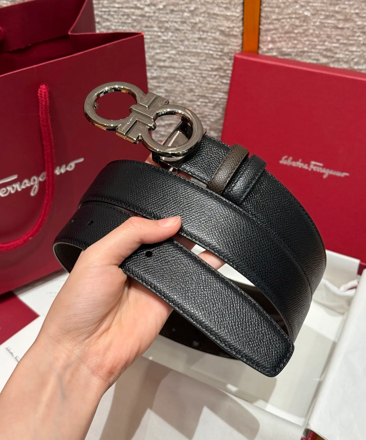 💰440💰Complete package💰 💍Purchase-grade Ferragamo⚡️🌹Double-sided Italian imported original black matching☕️New high-quality palladium-plated buckle Width 35mm Double-sided usable The belt is adjustable and can be cut as needed to achieve a slimming effect