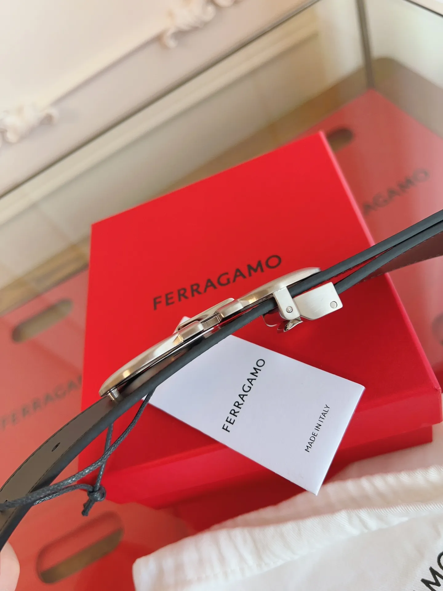 💰440💰Full set of packaging💰 💍Purchase grade Ferragamo 3.5cm original leather. Precision brass hardware upgraded version nfc chip, genuine factory IP plating! Original match