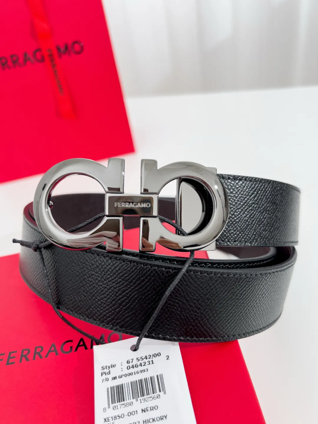 💰440💰Full package💰 💍Purchase-grade Ferragamo⚡️🌹Width 3.5cm, imported first-layer calfskin, double-sided cowhide material⚡️🌹The leather is soft and Q-elastic. Dürkopp's diagonal stitching is exquisite and durable. Good quality goods. Button head: pure copper button (gold, gun color, silver)