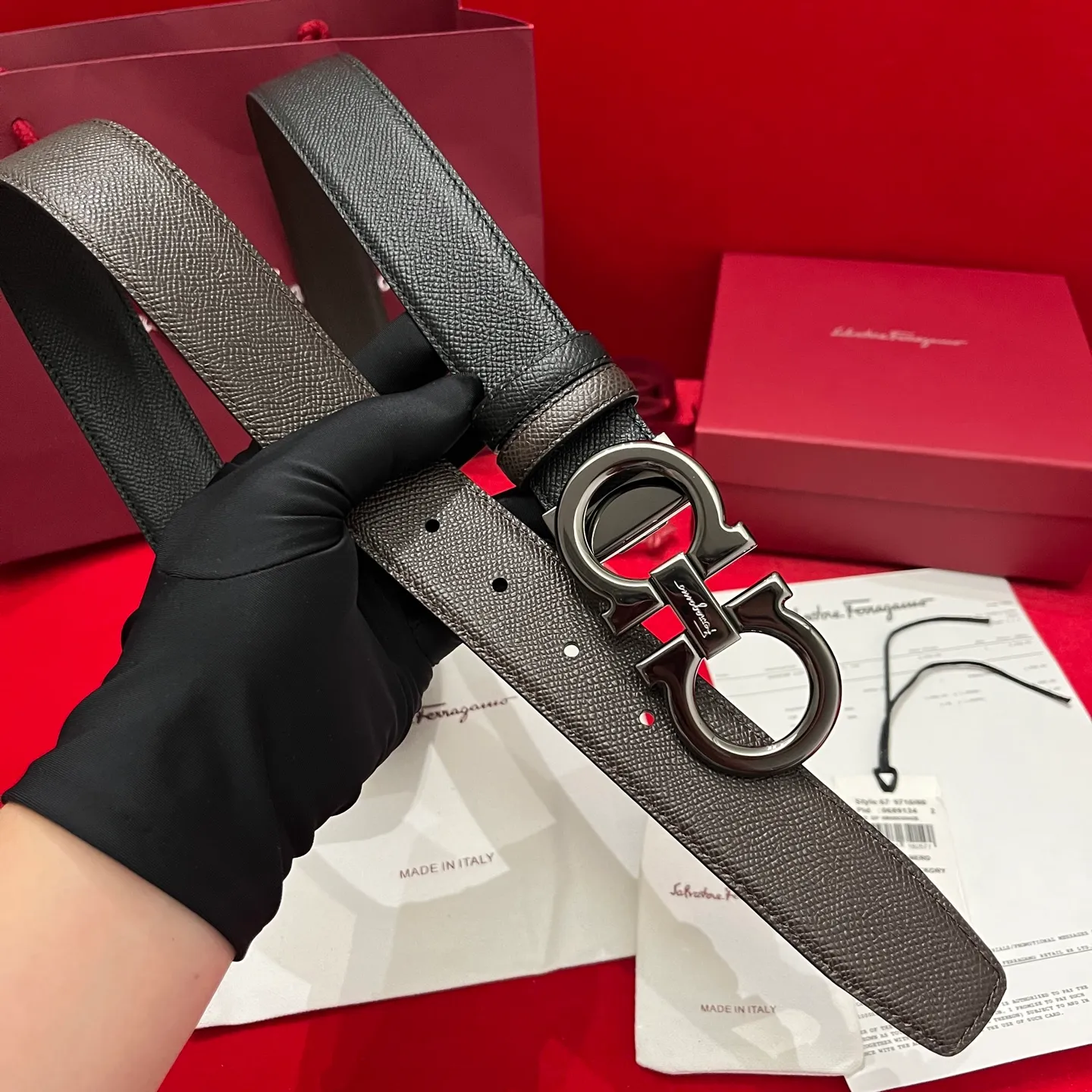 💰440💰Complete package💰 💍Purchasing-grade Ferragamo⚡️🌹Supports NXP chip scanning Double-sided Italian original leather Non-market ordinary version Exquisite palladium-plated buckle Width 3.5cm The belt is adjustable and can be cut as needed to achieve a slim fit