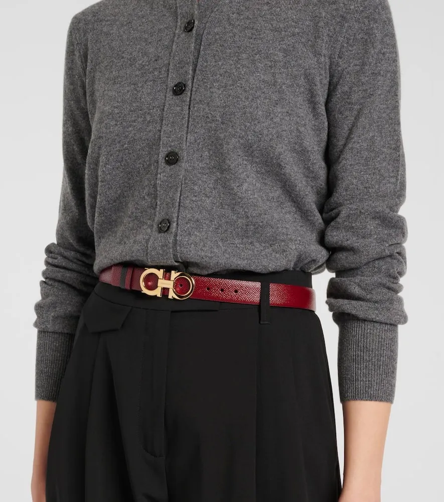 Ferragamo women's 2.5cm reversible belt is reversible and can be used perfectly in any style. The classic style will never go out of style.