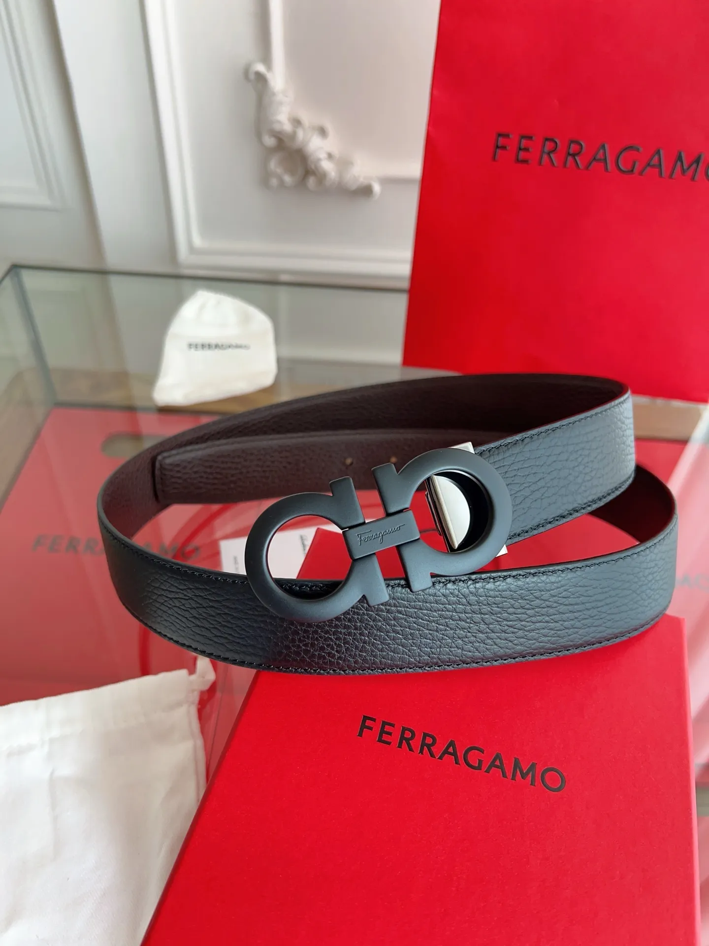 💰440💰Full set of packaging💰 💍Purchase grade Ferragamo 3.5cm original leather. Precision brass hardware upgraded version nfc chip, genuine factory IP plating! Original match