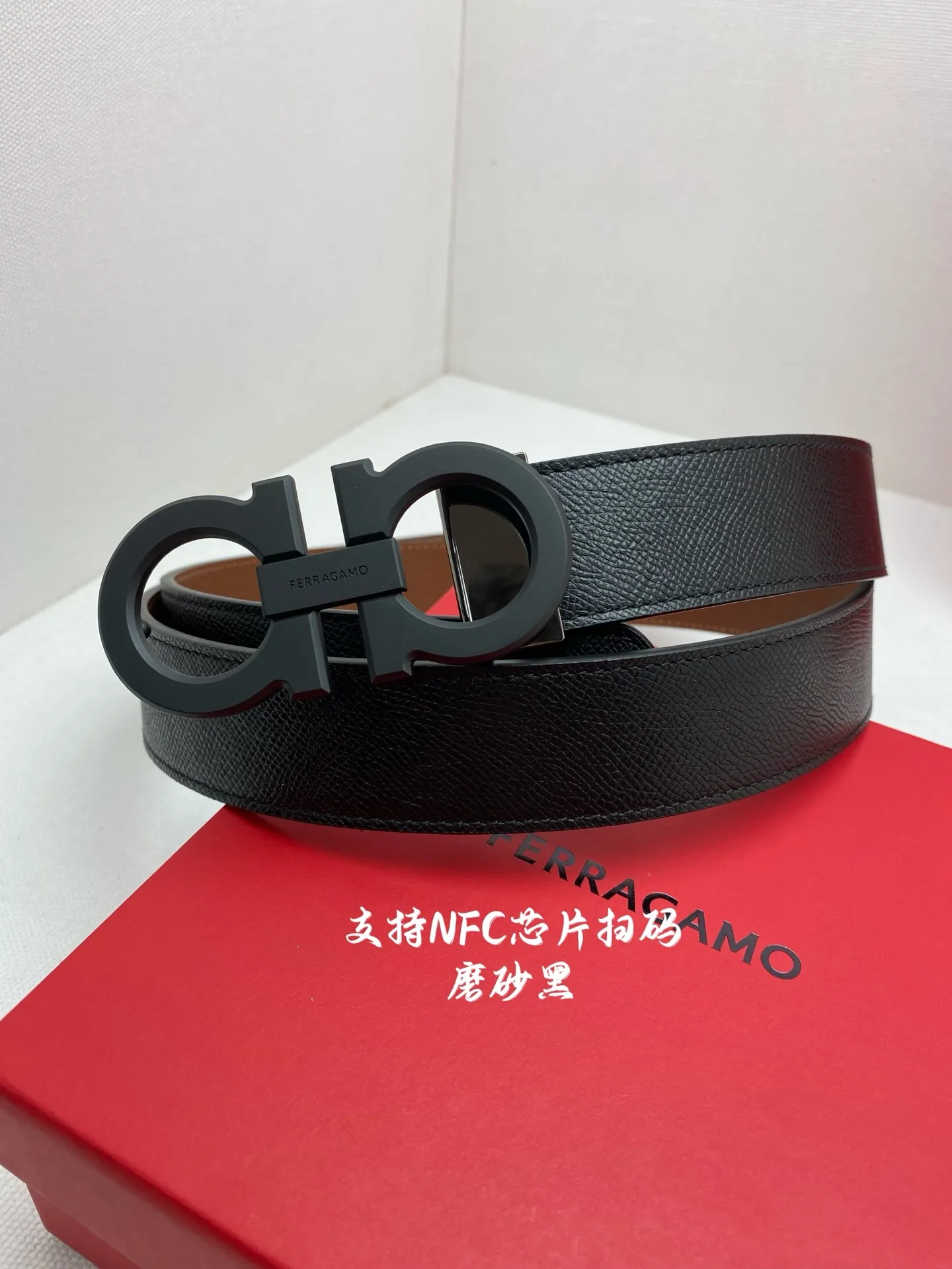 💰440💰Full package💰 💍Purchasing agent Ferragamo⚡️🌹3.5cm high-end customized men's belt Double-sided imported cowhide⚡️🌹Choose and match by yourself Genuine materials Very textured Fashionable and classic without losing style You can cut it by yourself!