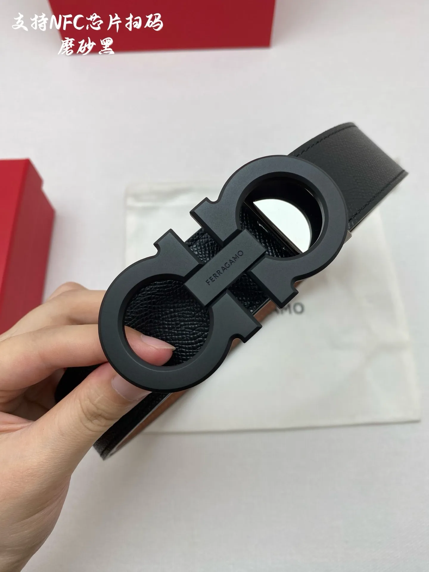 💰440💰Full package💰 💍Purchasing agent Ferragamo⚡️🌹3.5cm high-end customized men's belt Double-sided imported cowhide⚡️🌹Choose and match by yourself Genuine materials Very textured Fashionable and classic without losing style You can cut it by yourself!