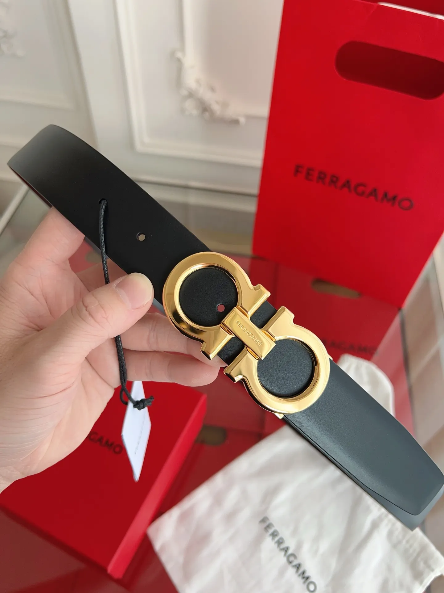 💰440💰Full set of packaging💰 💍Purchase grade Ferragamo 3.5cm original leather. Precision brass hardware upgraded version nfc chip, genuine factory IP plating! Original match