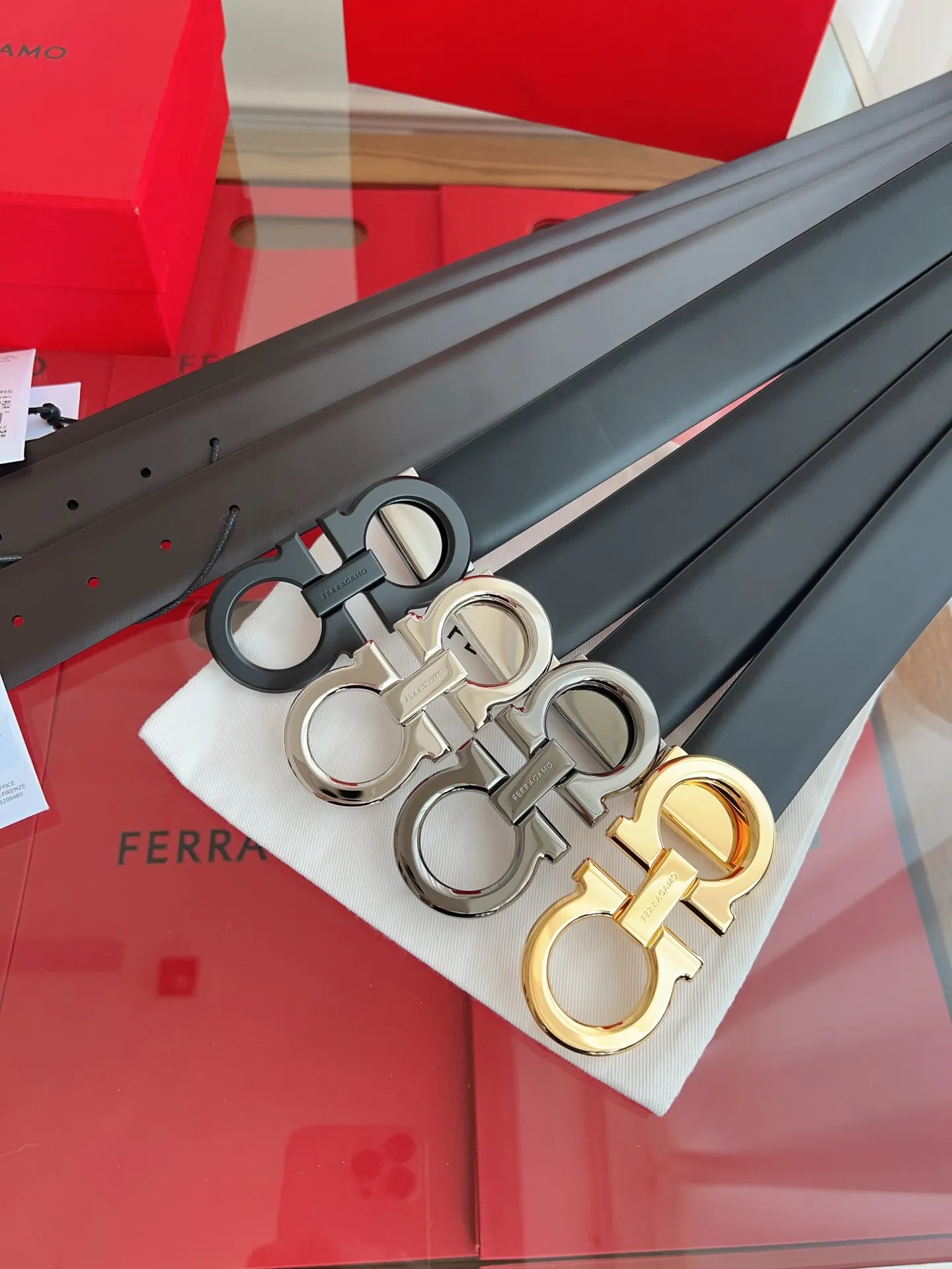 💰440💰Full set of packaging💰 💍Purchase grade Ferragamo 3.5cm original leather. Precision brass hardware upgraded version nfc chip, genuine factory IP plating! Original match