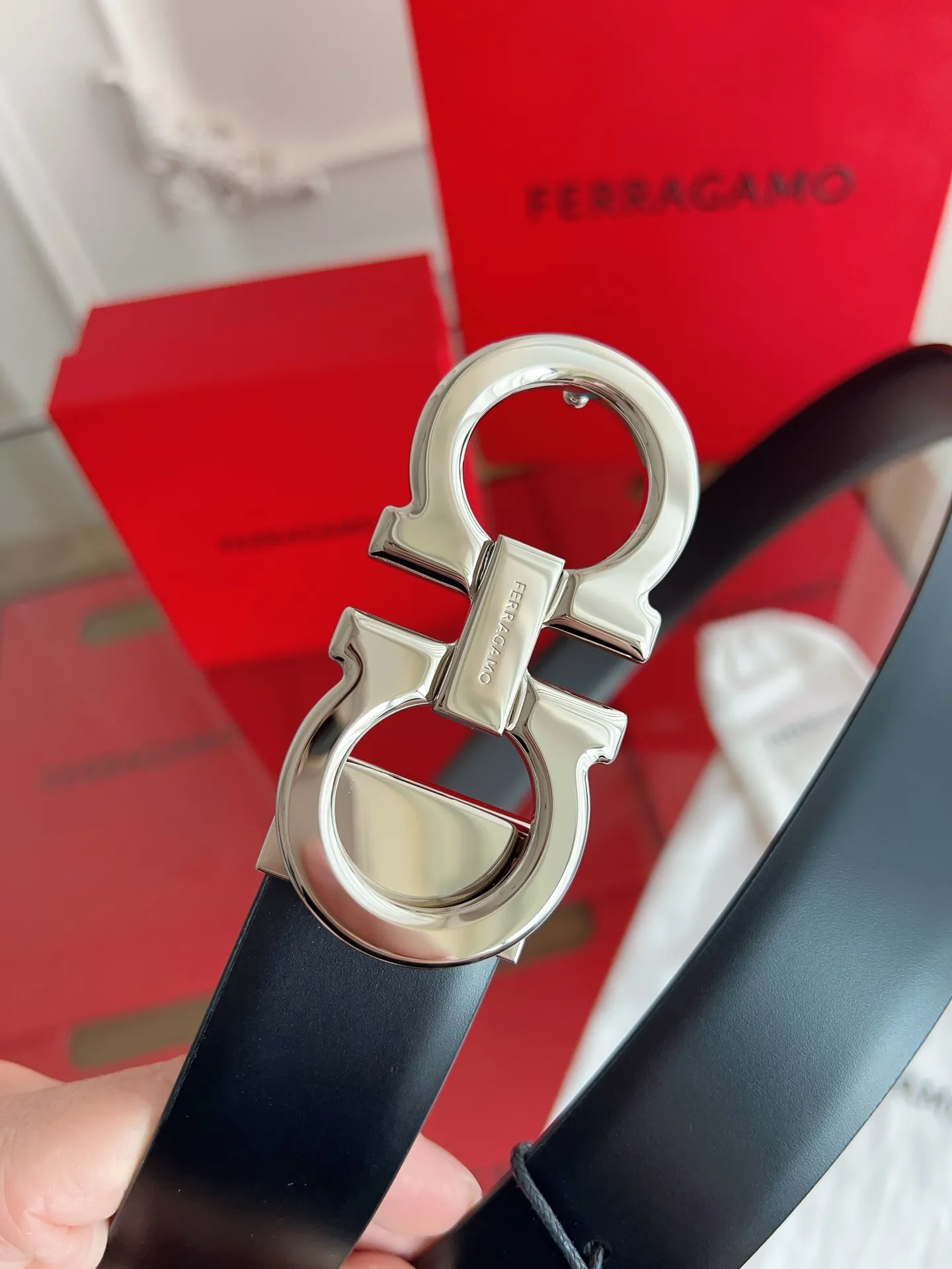 💰440💰Full set of packaging💰 💍Purchase grade Ferragamo 3.5cm original leather. Precision brass hardware upgraded version nfc chip, genuine factory IP plating! Original match
