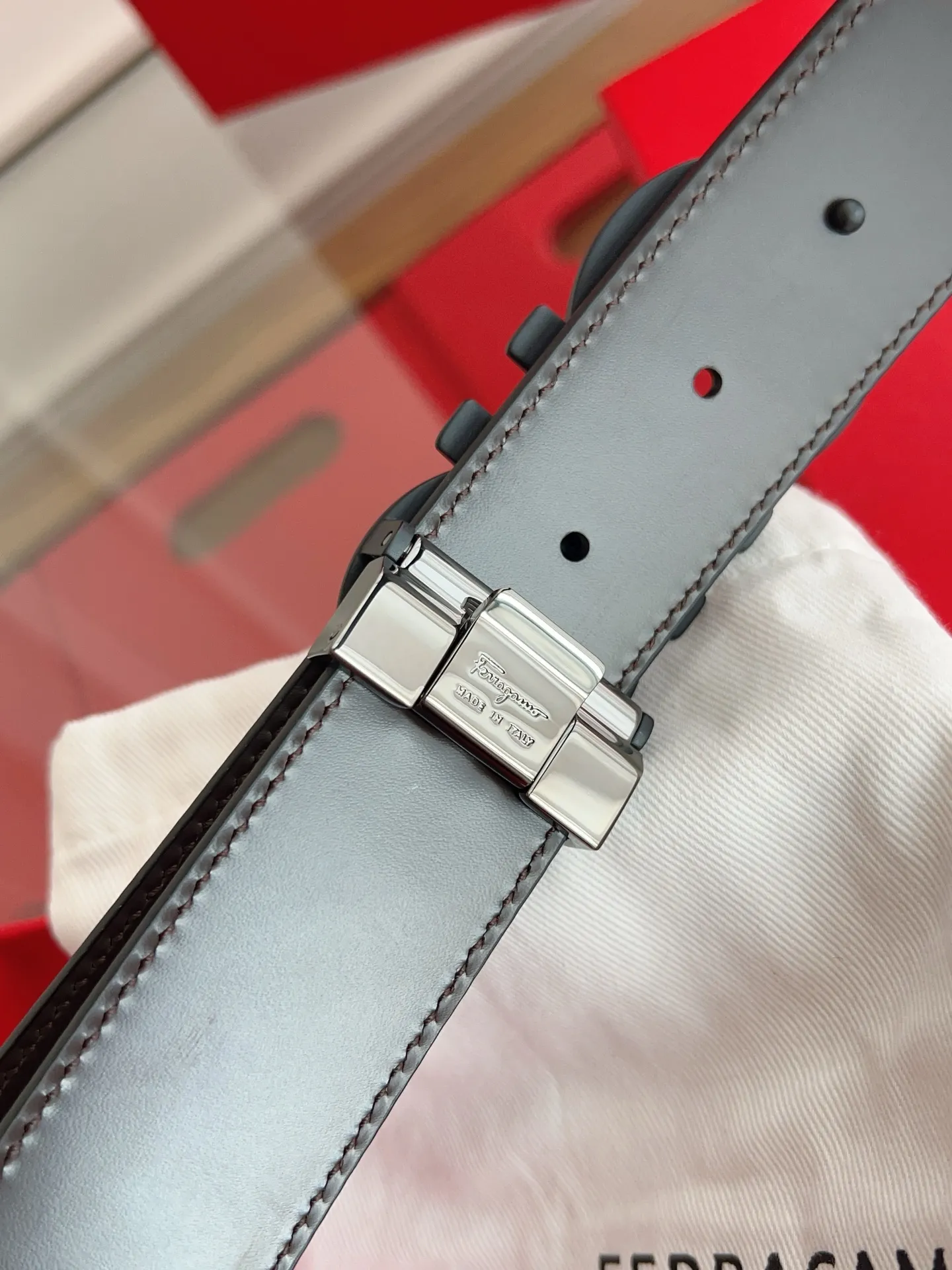 💰440💰Full set of packaging💰 💍Purchase grade Ferragamo 3.5cm original leather. Precision brass hardware upgraded version nfc chip, genuine factory IP plating! Original match