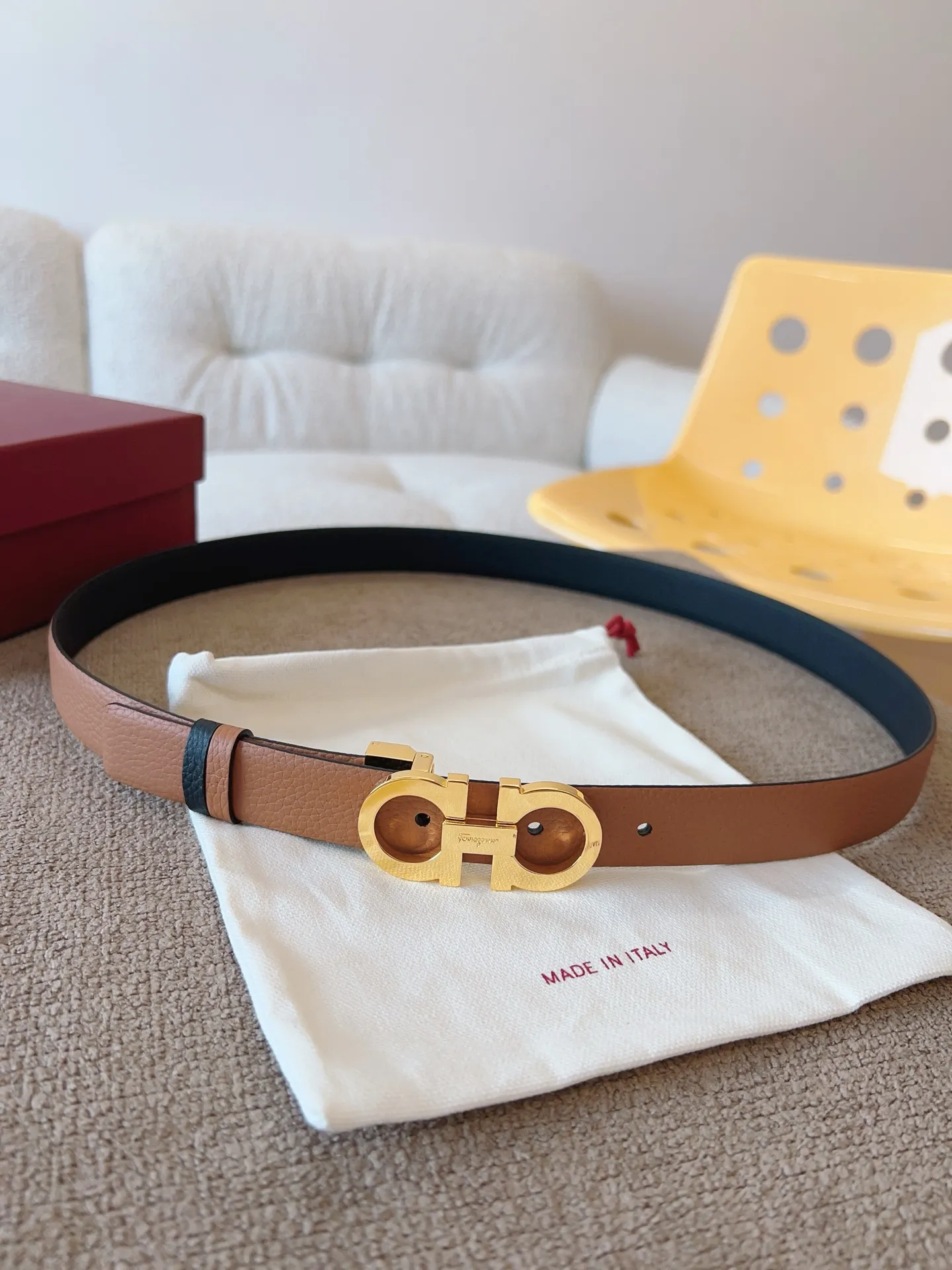💰440💰Full package💰 💍Purchasing agent Ferragamo⚡️The 2.5cm width belt is made of first-grain cow leather. It is flexible and versatile and shows feminine femininity.⚡️The slim belt is matched with the classic Gancini buckle opening and closing⚡️Double-sided. The length can be adjusted to suit the waistline.