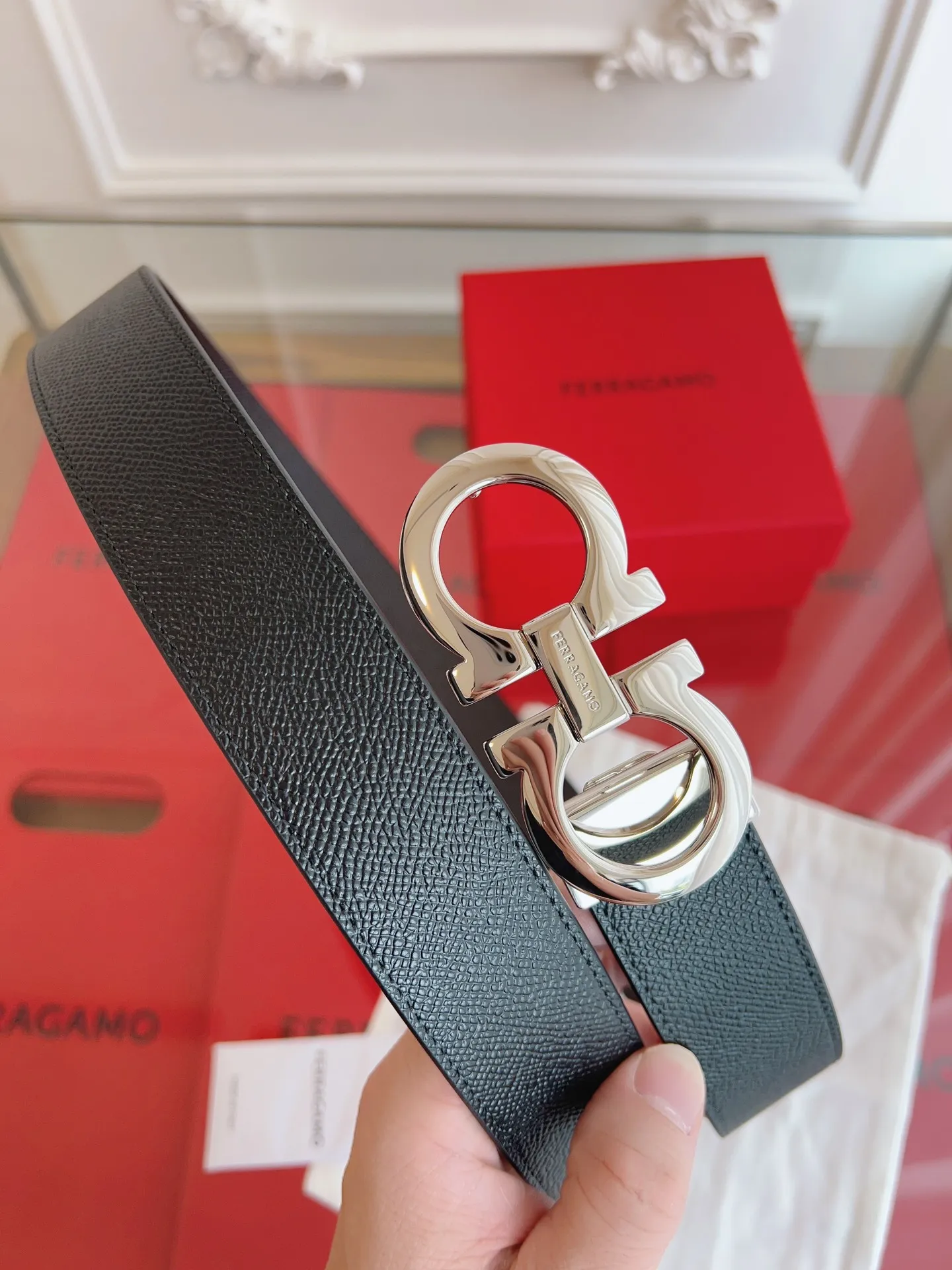 💰440💰Full set of packaging💰 💍Purchase grade Ferragamo 3.5cm original leather. Precision brass hardware upgraded version nfc chip, genuine factory IP plating! Original match