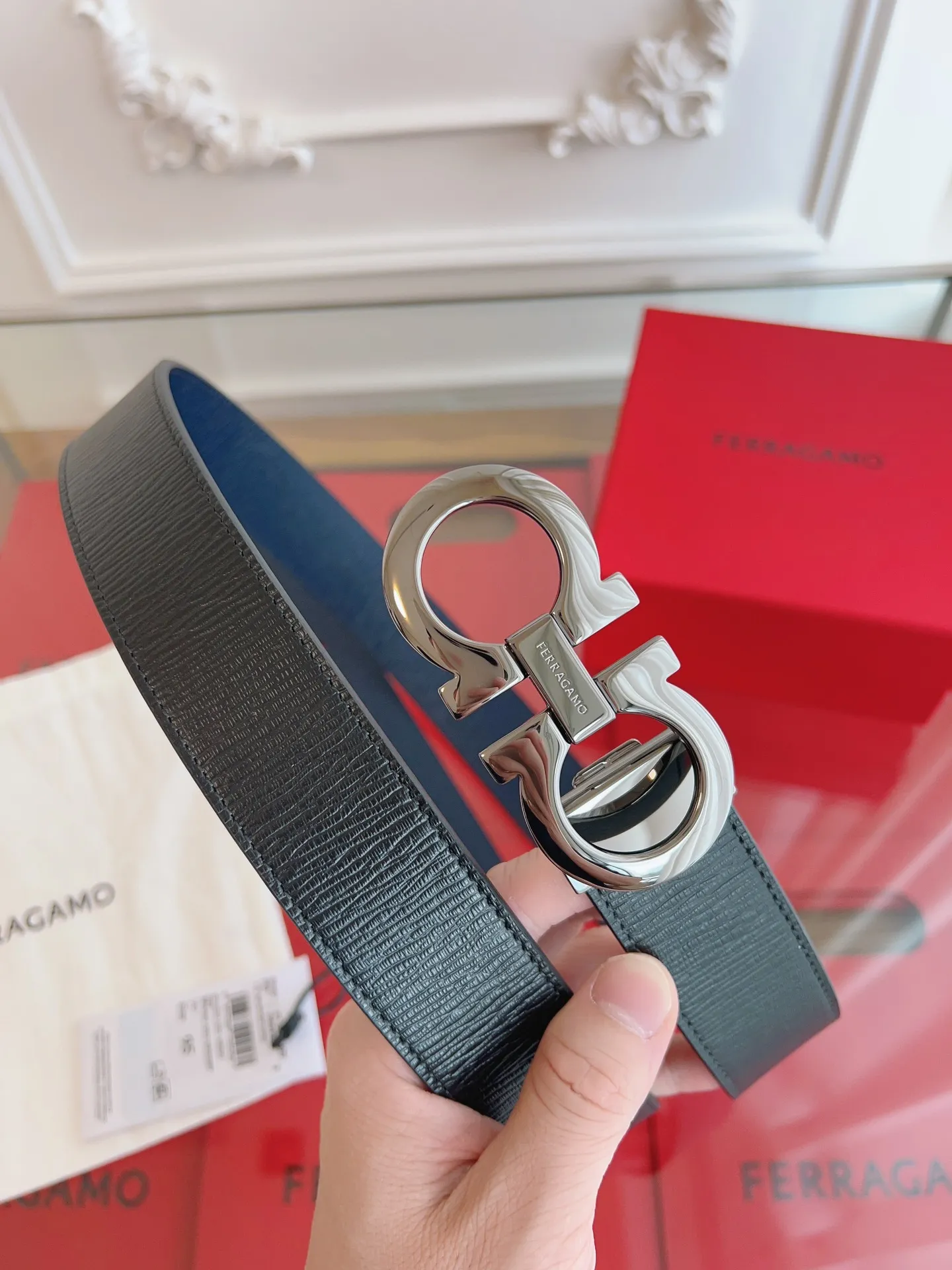 💰440💰Full set of packaging💰 💍Purchase grade Ferragamo 3.5cm original leather. Precision brass hardware upgraded version nfc chip, genuine factory IP plating! Original match