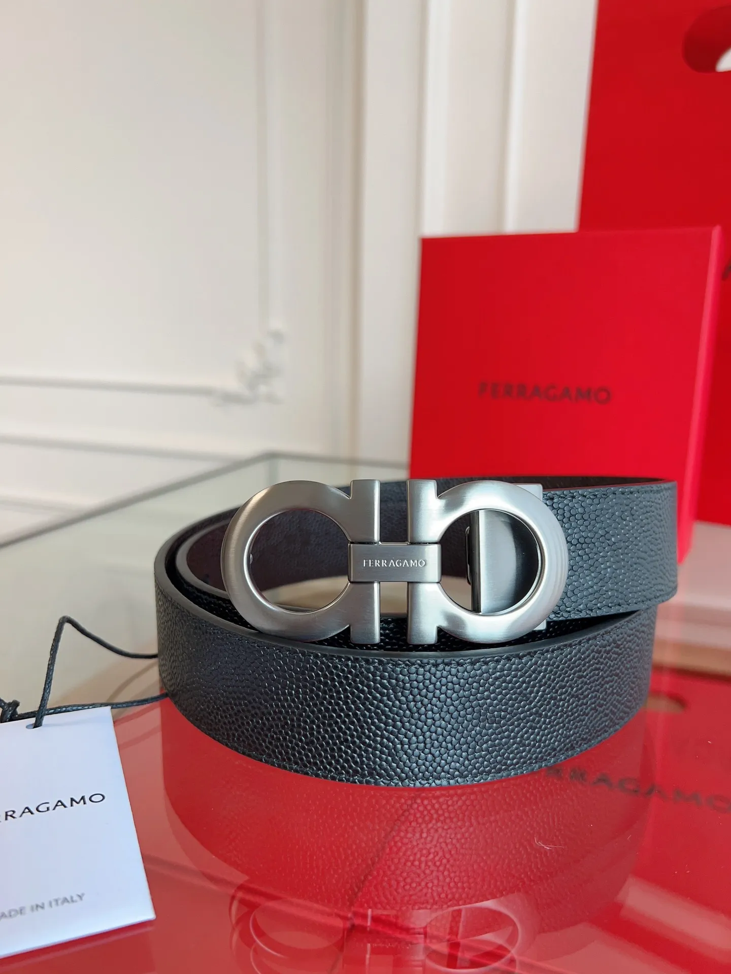 💰440💰Full set of packaging💰 💍Purchase grade Ferragamo 3.5cm original leather. Precision brass hardware upgraded version nfc chip, genuine factory IP plating! Original match,