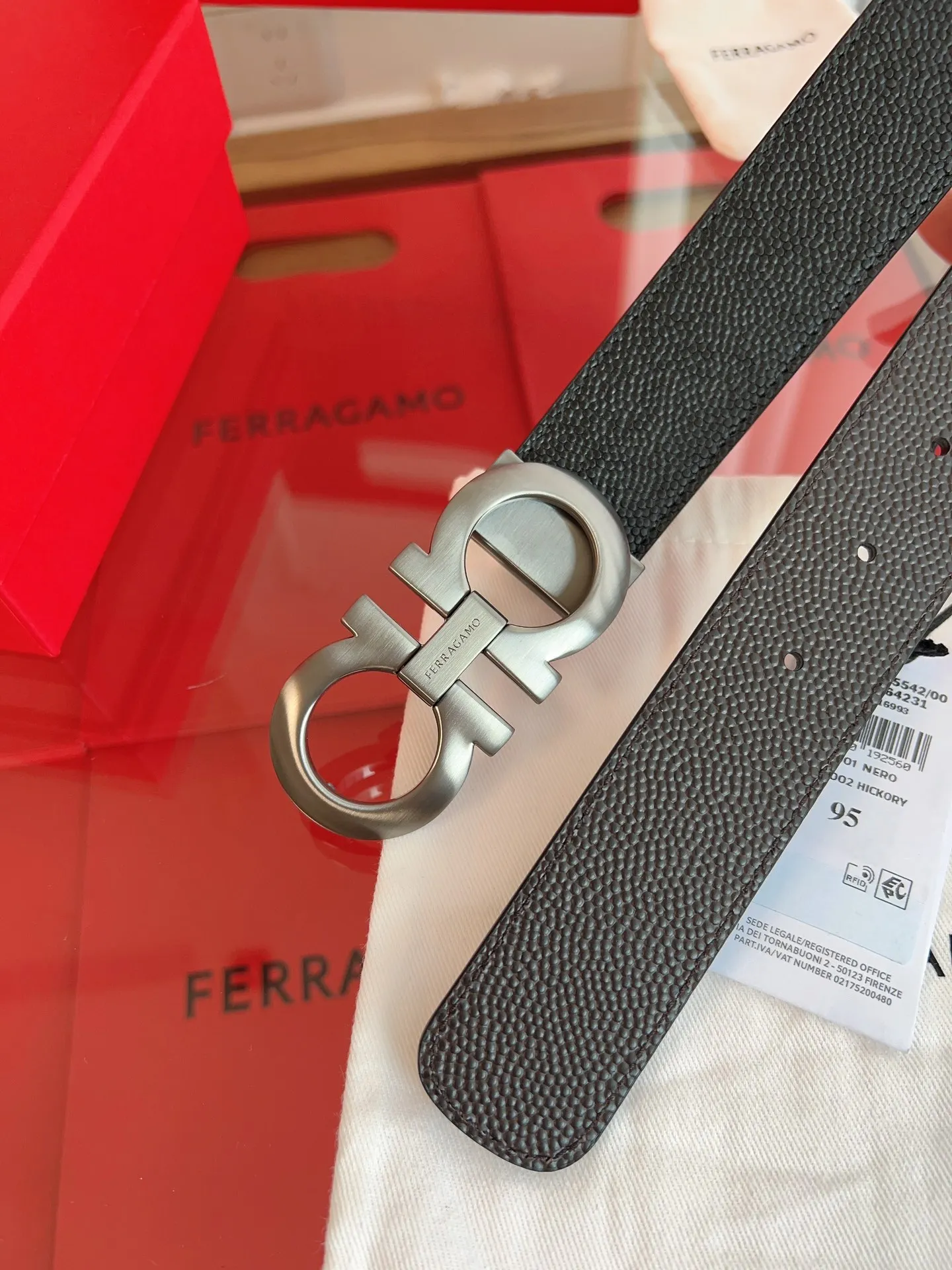 💰440💰Full set of packaging💰 💍Purchase grade Ferragamo 3.5cm original leather. Precision brass hardware upgraded version nfc chip, genuine factory IP plating! Original match,