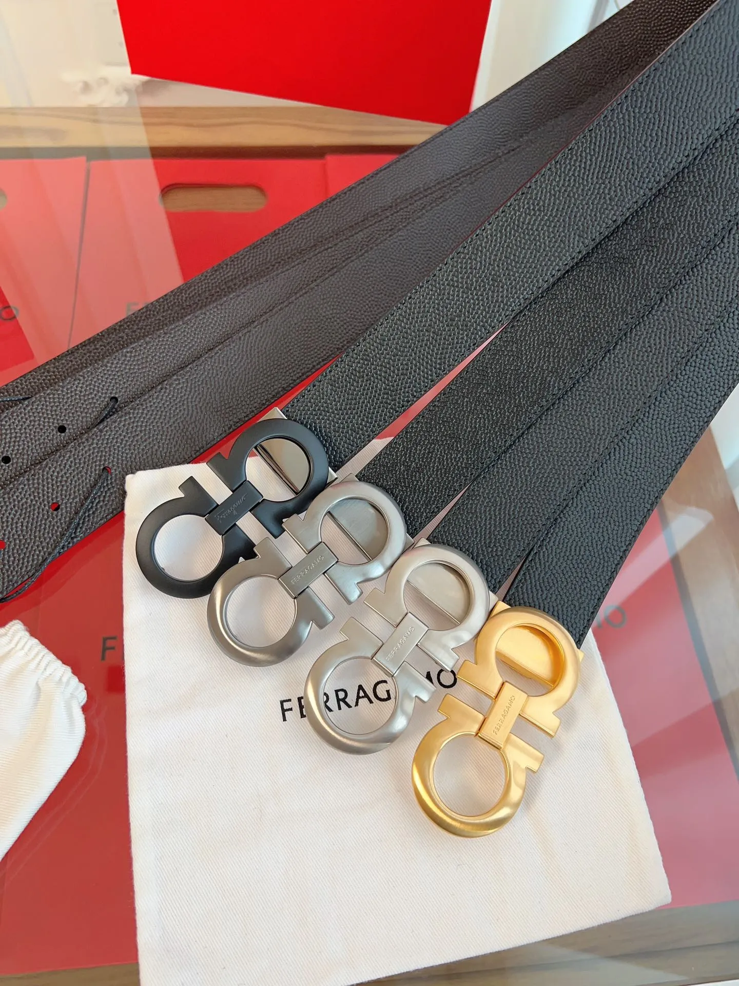 💰440💰Full set of packaging💰 💍Purchase grade Ferragamo 3.5cm original leather. Precision brass hardware upgraded version nfc chip, genuine factory IP plating! Original match,