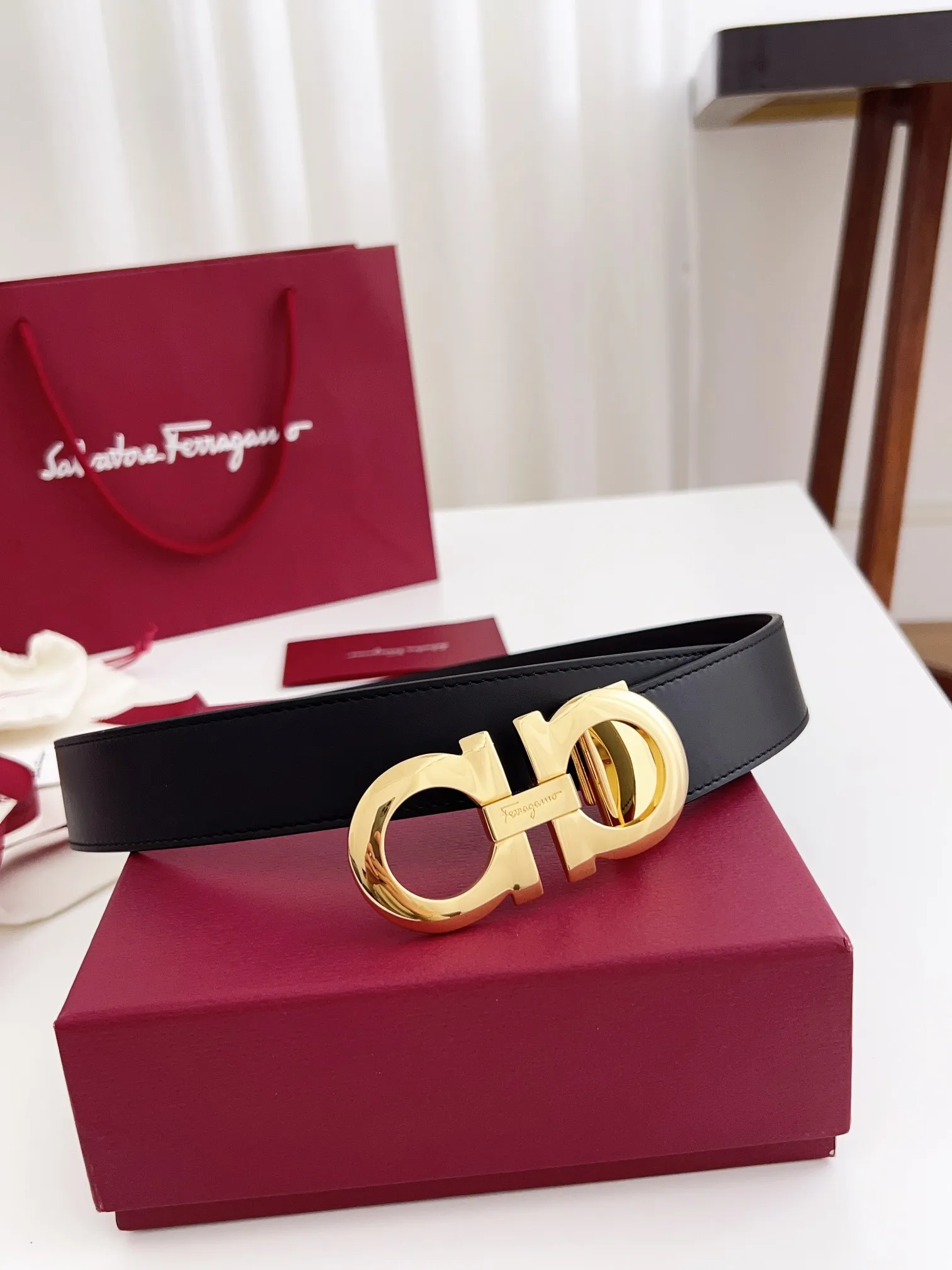 💰440💰Full package💰 💍Purchasing agent Ferragamo⚡️🌹Width 3.5cm, imported first-layer calfskin, double-sided cowhide material, soft and Q-elastic. Dürkopp's diagonal stitching is exquisite and durable. Good quality goods. Button head: pure copper buckle (gold, gun color, silver) Size: 100-125cm Packaging: full set of packaging