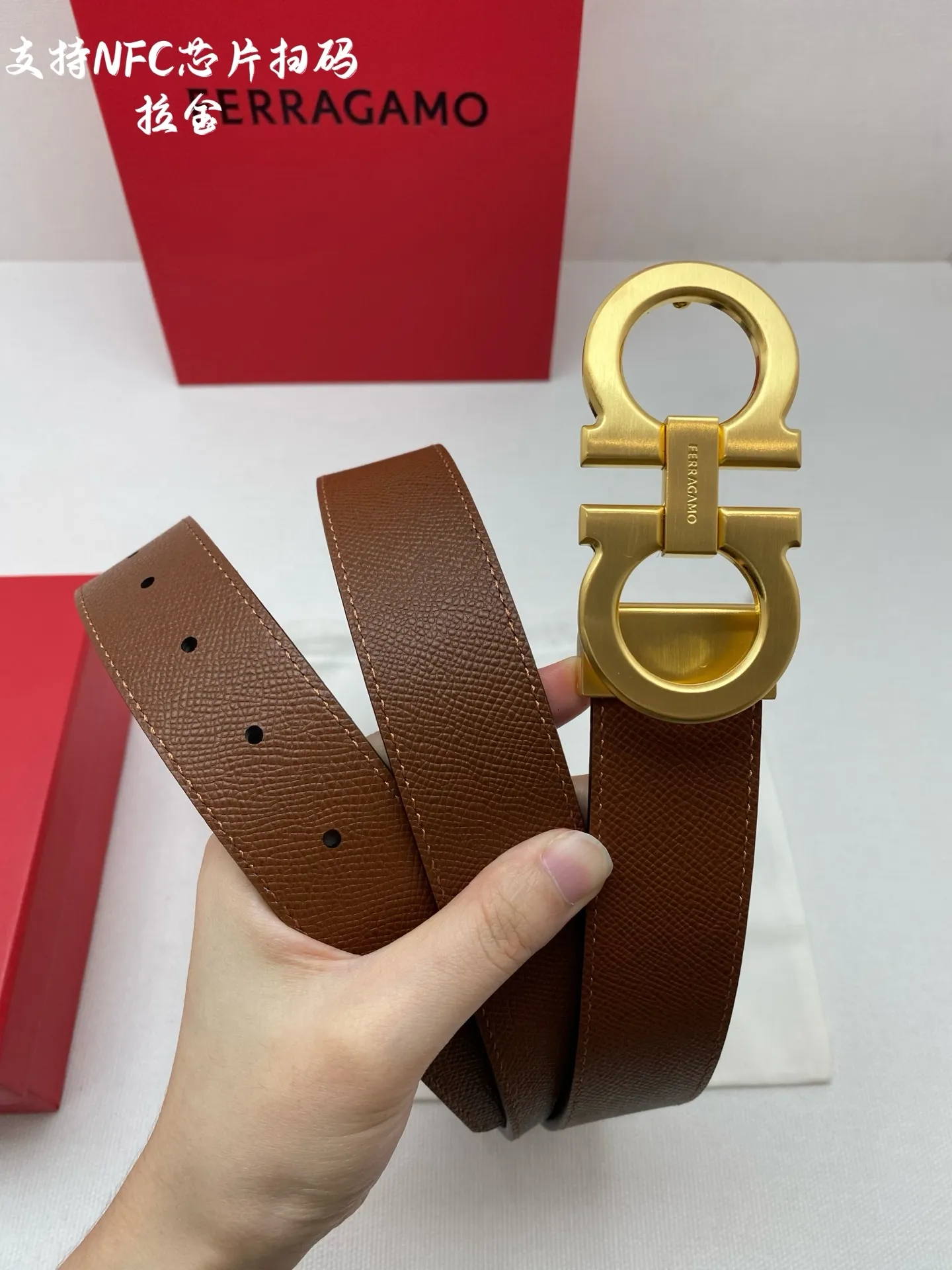 💰440💰Full package💰 💍Purchasing agent Ferragamo⚡️🌹3.5cm high-end customized men's belt Double-sided imported cowhide⚡️🌹Choose and match by yourself Genuine materials Very textured Fashionable and classic without losing style You can cut it by yourself!