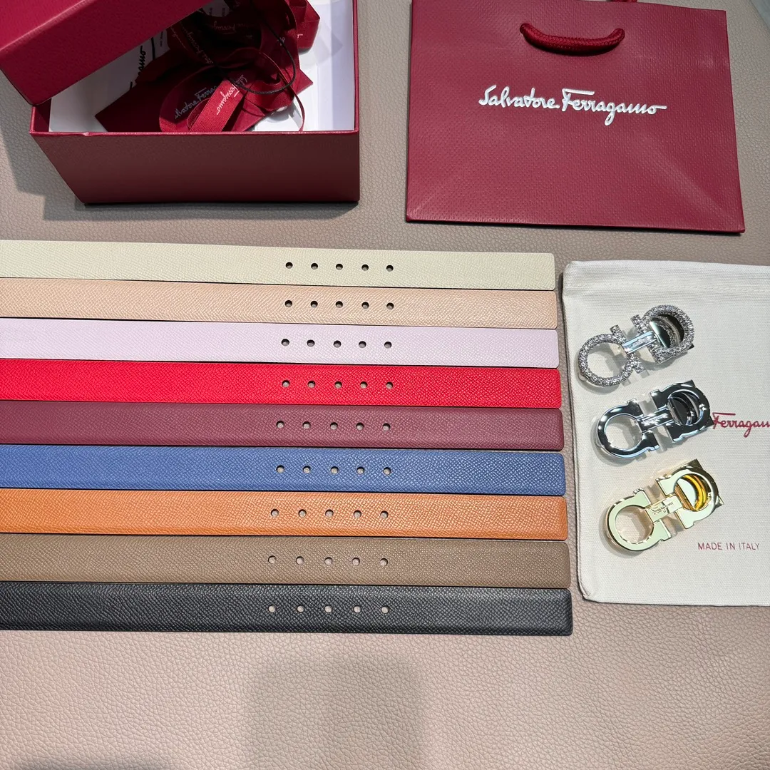 Ferragamo women's 2.5cm reversible belt is reversible and can be used perfectly in any style. The classic style will never go out of style.