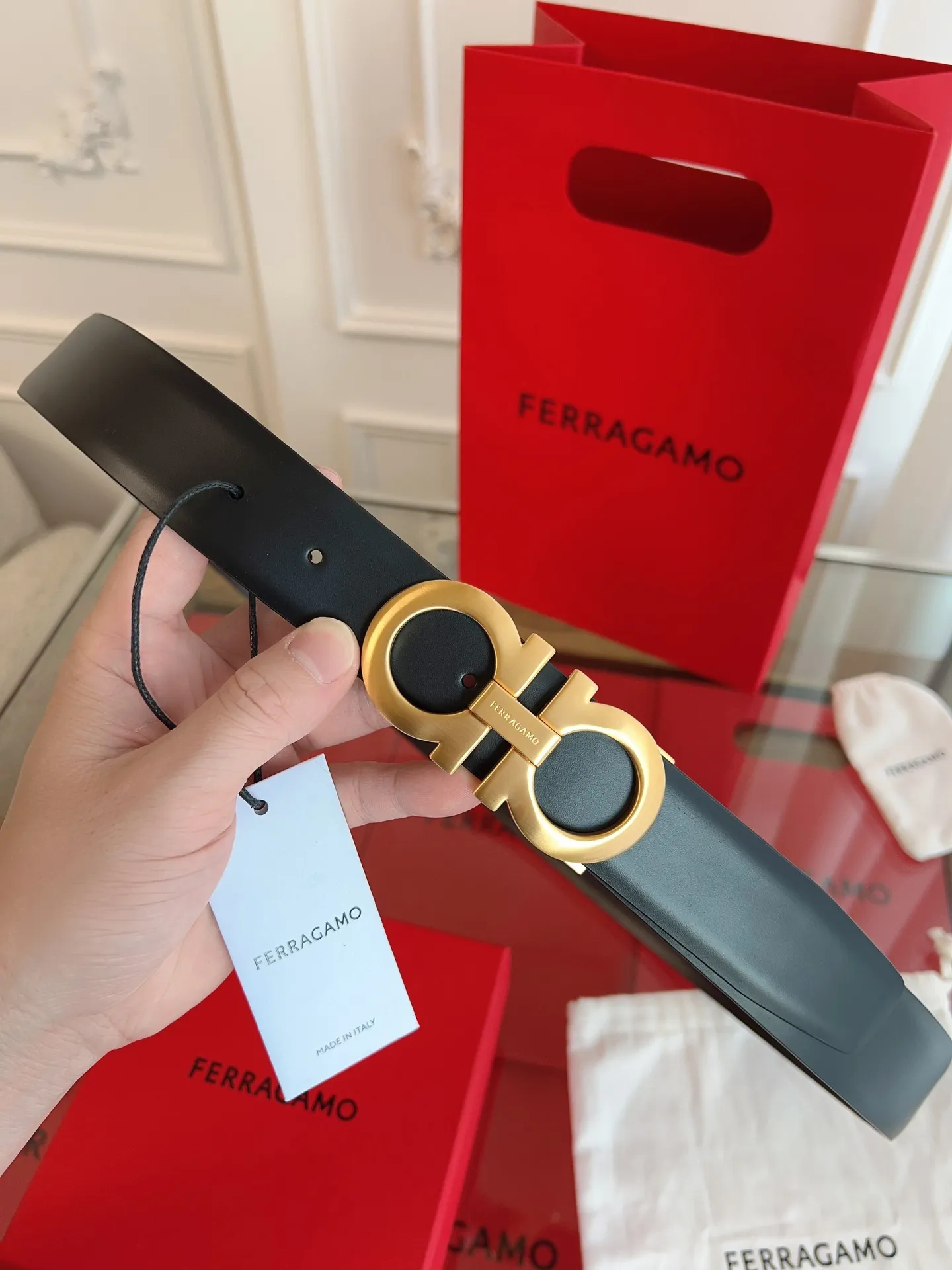 💰440💰Full set of packaging💰 💍Purchase grade Ferragamo 3.5cm original leather. Precision brass hardware upgraded version nfc chip, genuine factory IP plating! Original match