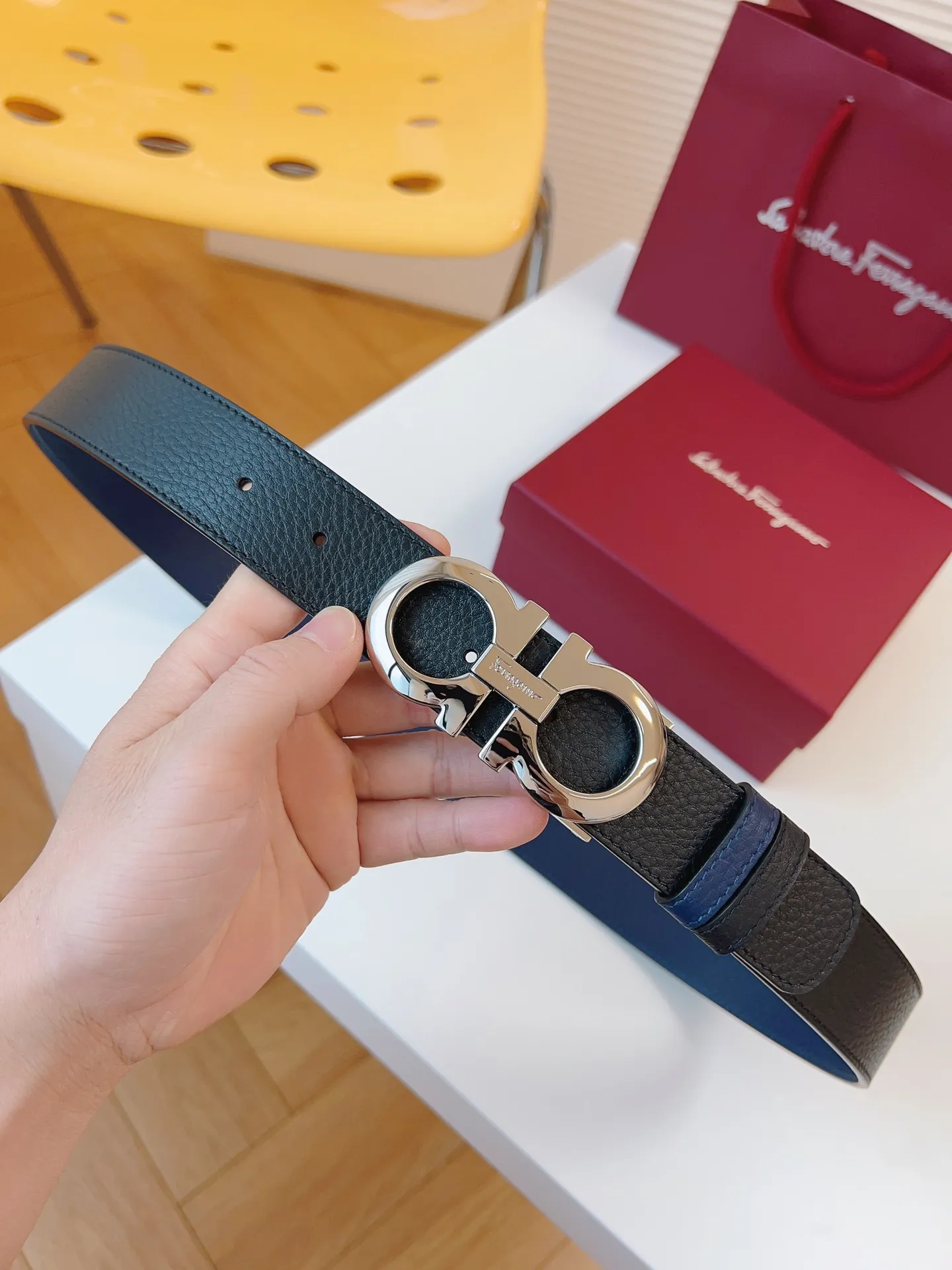 💰440💰Authentic packaging💰 💍Purchase-grade Ferragamo, details make everything. The Ferragamo belt series is made of the finest materials and exquisite craftsmanship, achieving a rich and colorful style selection and a versatile and practical elegant style. The elegant buckle combines exquisite materials to show a low-key and gorgeous modern charm. Belt width: 35mm