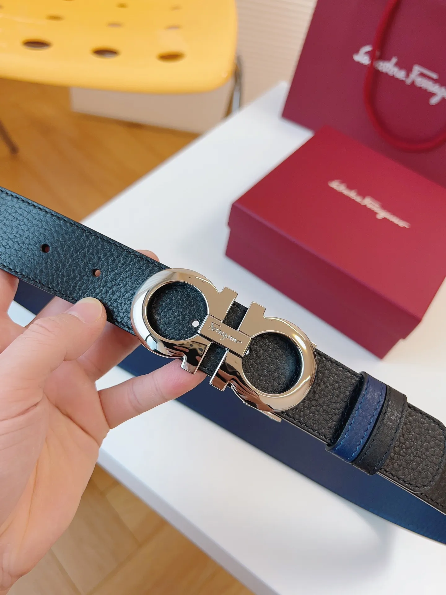 💰440💰Authentic packaging💰 💍Purchase-grade Ferragamo, details make everything. The Ferragamo belt series is made of the finest materials and exquisite craftsmanship, achieving a rich and colorful style selection and a versatile and practical elegant style. The elegant buckle combines exquisite materials to show a low-key and gorgeous modern charm. Belt width: 35mm