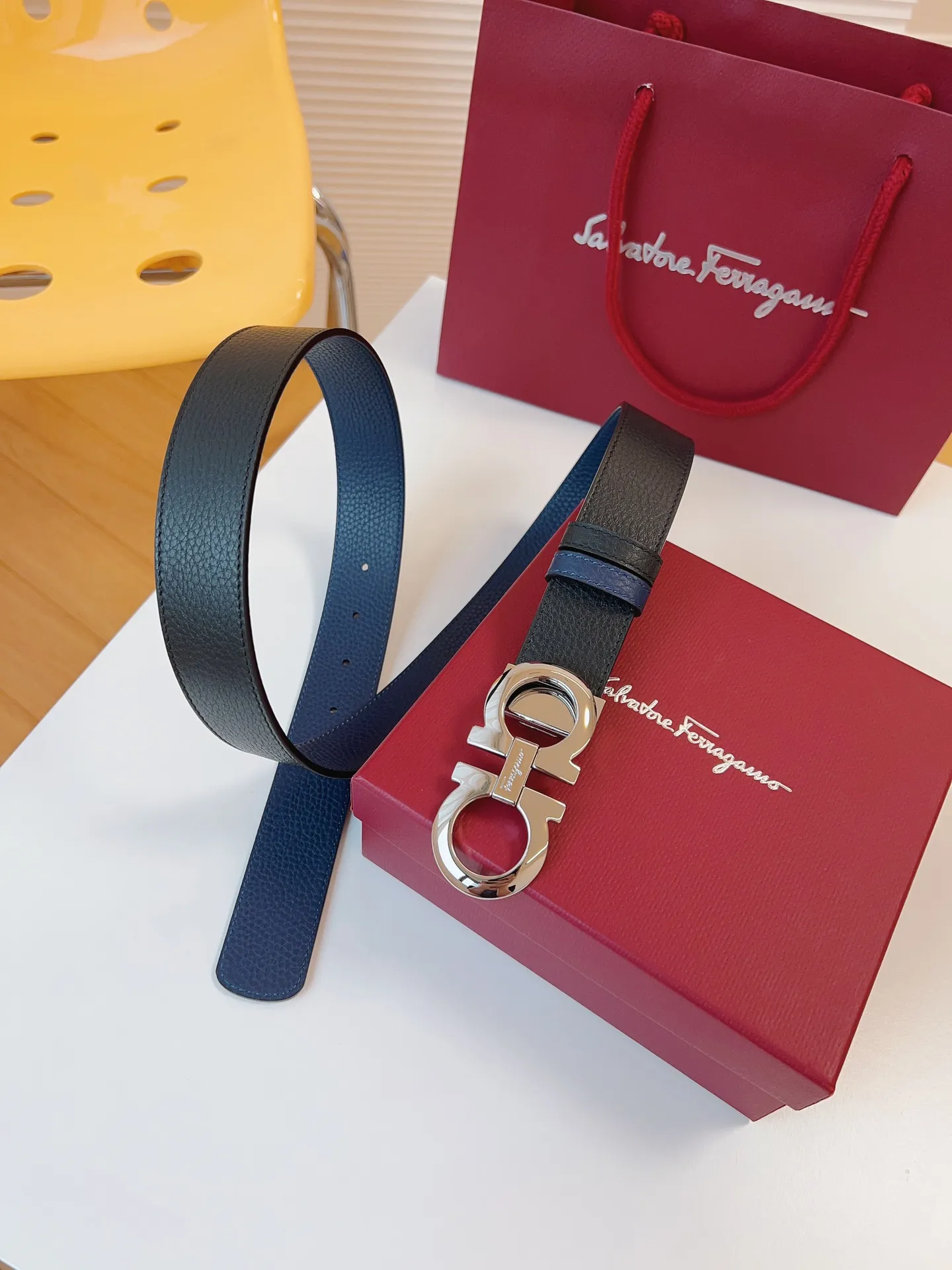 💰440💰Authentic packaging💰 💍Purchase-grade Ferragamo, details make everything. The Ferragamo belt series is made of the finest materials and exquisite craftsmanship, achieving a rich and colorful style selection and a versatile and practical elegant style. The elegant buckle combines exquisite materials to show a low-key and gorgeous modern charm. Belt width: 35mm