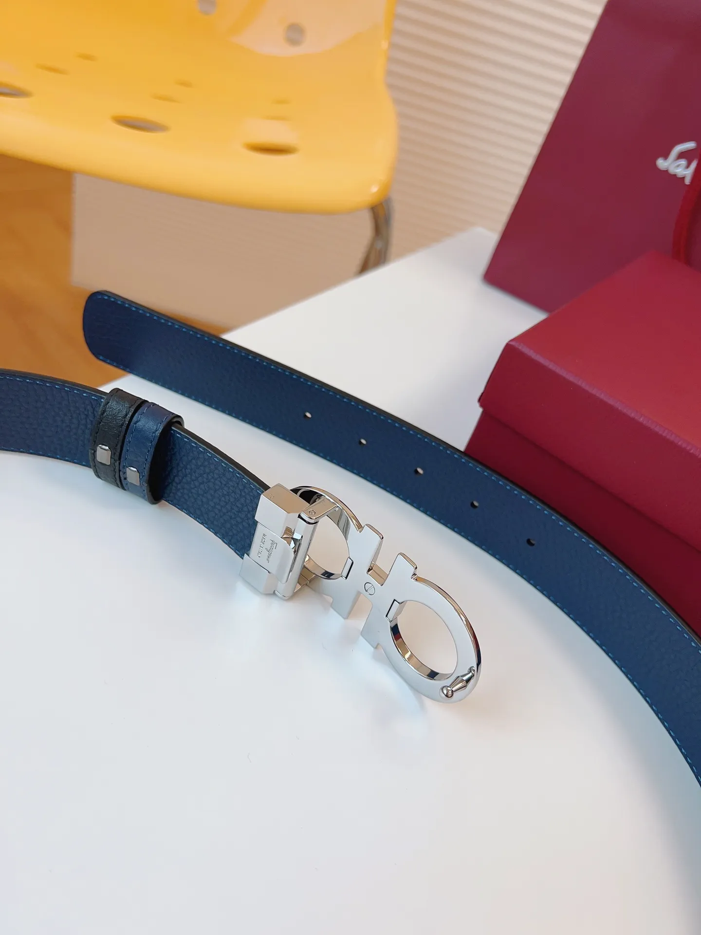 💰440💰Authentic packaging💰 💍Purchase-grade Ferragamo, details make everything. The Ferragamo belt series is made of the finest materials and exquisite craftsmanship, achieving a rich and colorful style selection and a versatile and practical elegant style. The elegant buckle combines exquisite materials to show a low-key and gorgeous modern charm. Belt width: 35mm