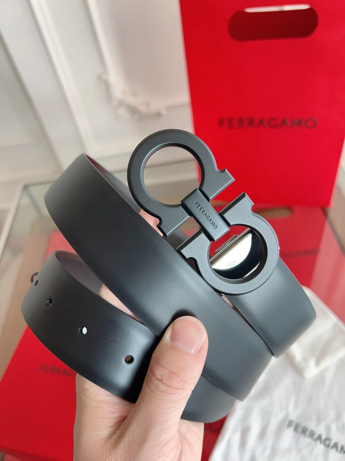 💰440💰Full set of packaging💰 💍Purchase grade Ferragamo 3.5cm original leather. Precision brass hardware upgraded version nfc chip, genuine factory IP plating! Original match