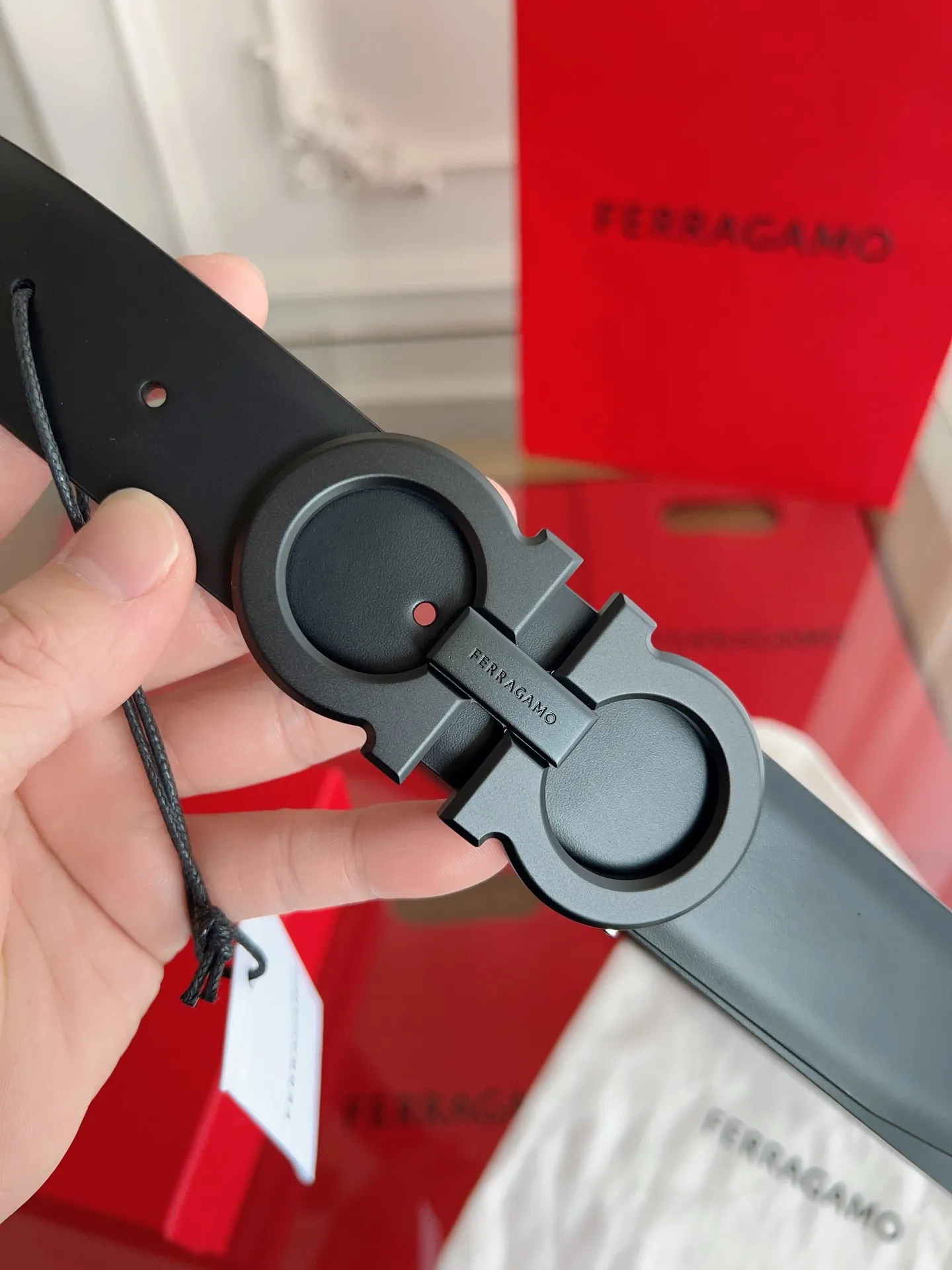 💰440💰Full set of packaging💰 💍Purchase grade Ferragamo 3.5cm original leather. Precision brass hardware upgraded version nfc chip, genuine factory IP plating! Original match