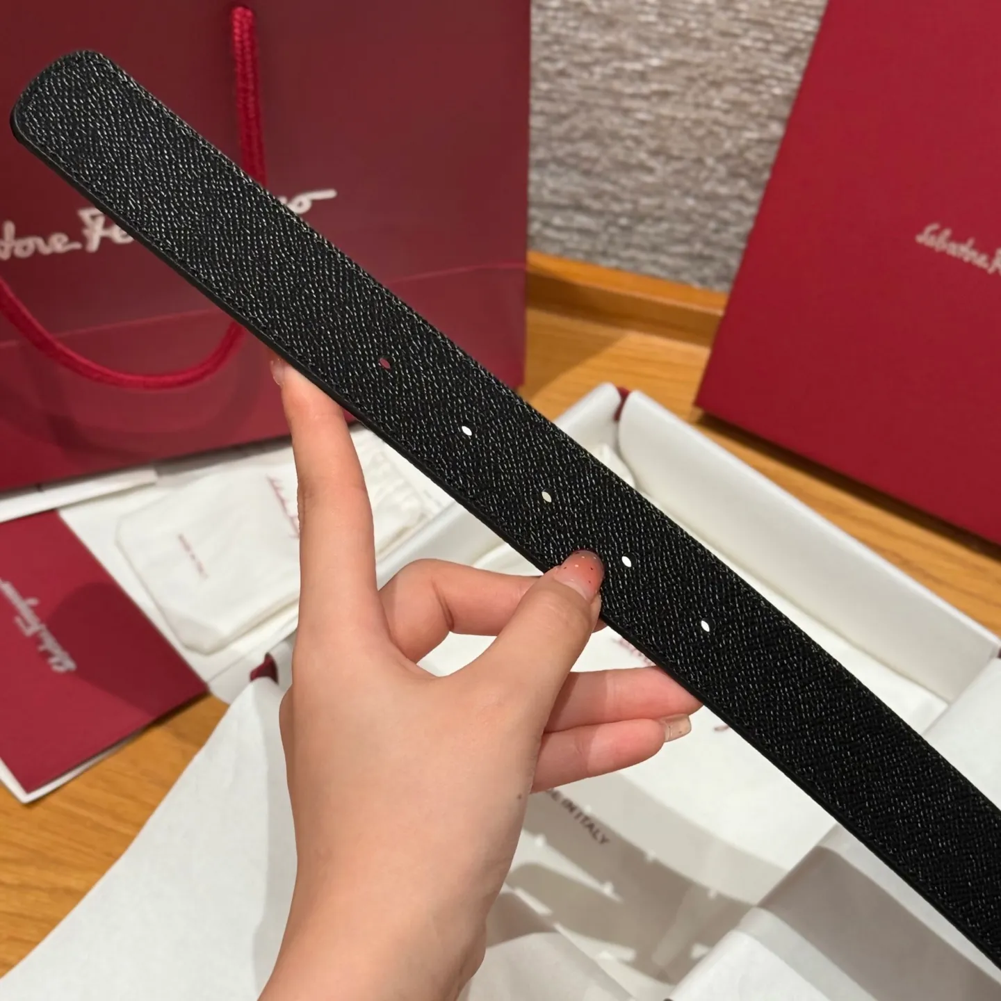 💰440💰Complete package💰 💍Purchase-grade Ferragamo⚡️🌹Double-sided Italian imported original black matching☕️New high-quality palladium-plated buckle Width 35mm Double-sided usable The belt is adjustable and can be cut as needed to achieve a slimming effect