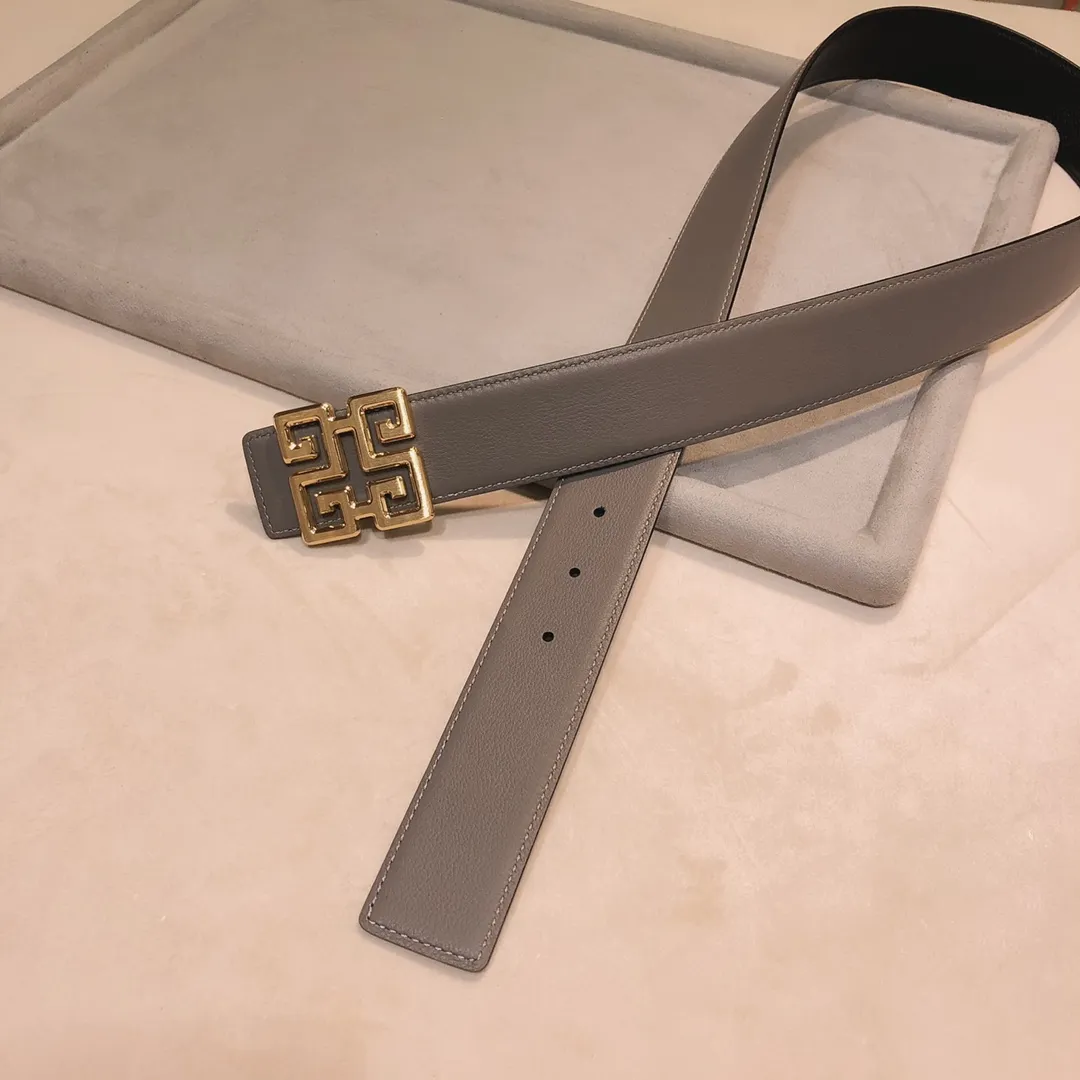 💰480💰Full package💰 💍Purchase level Givenchy·GIVENCHY⚡️Rare men's belt👊New checkered Western Tang grass style with first-layer cowhide⚡️Double-sided📰Can be applied to most occasions for men👍Low-key appearance design, more suitable for sale on major e-commerce platforms⚡️Size 4.0CM