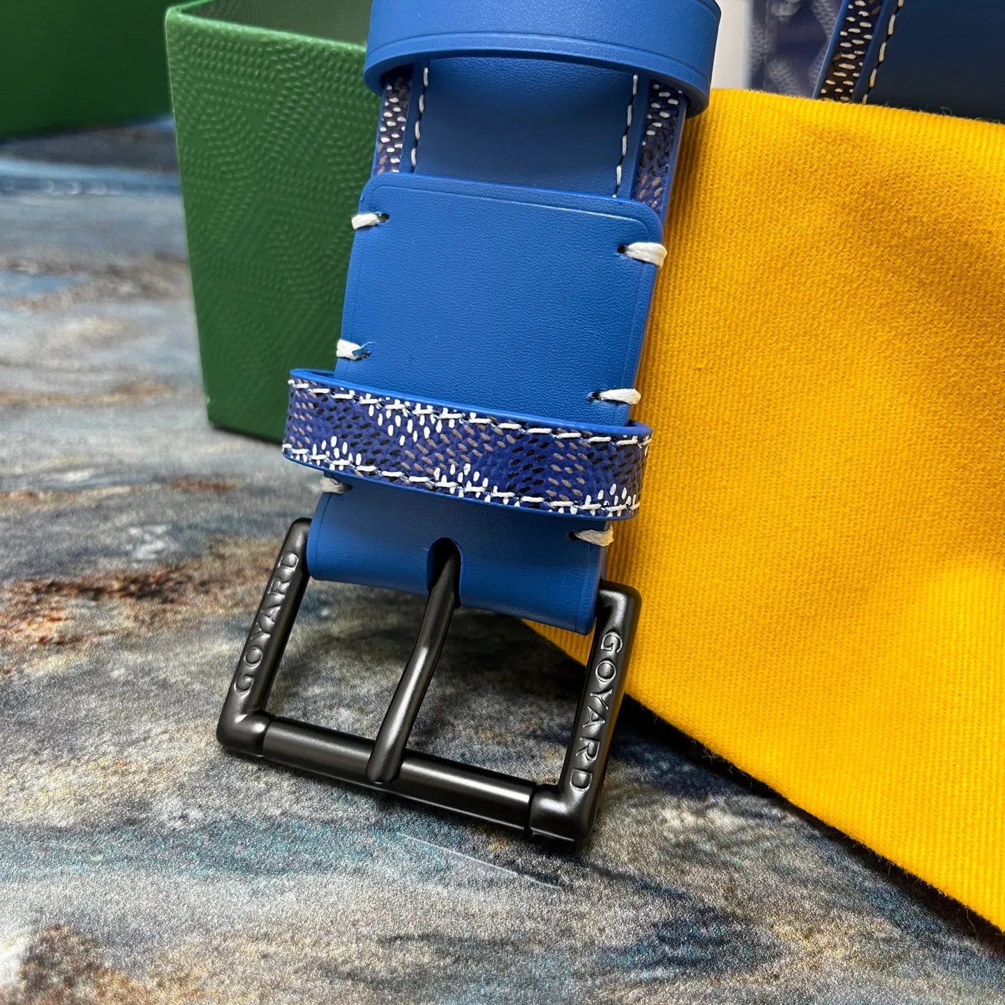 💰520💰Full package💰 💍Purchase level Goya belt is low-key luxury 🎈Width 4.0 Made of imported first-layer cowhide and dogtooth coated canvas The leather is soft and durable Handmade Pay attention to details Fine stitching Smooth edges Classic design Versatility Suitable for various occasions