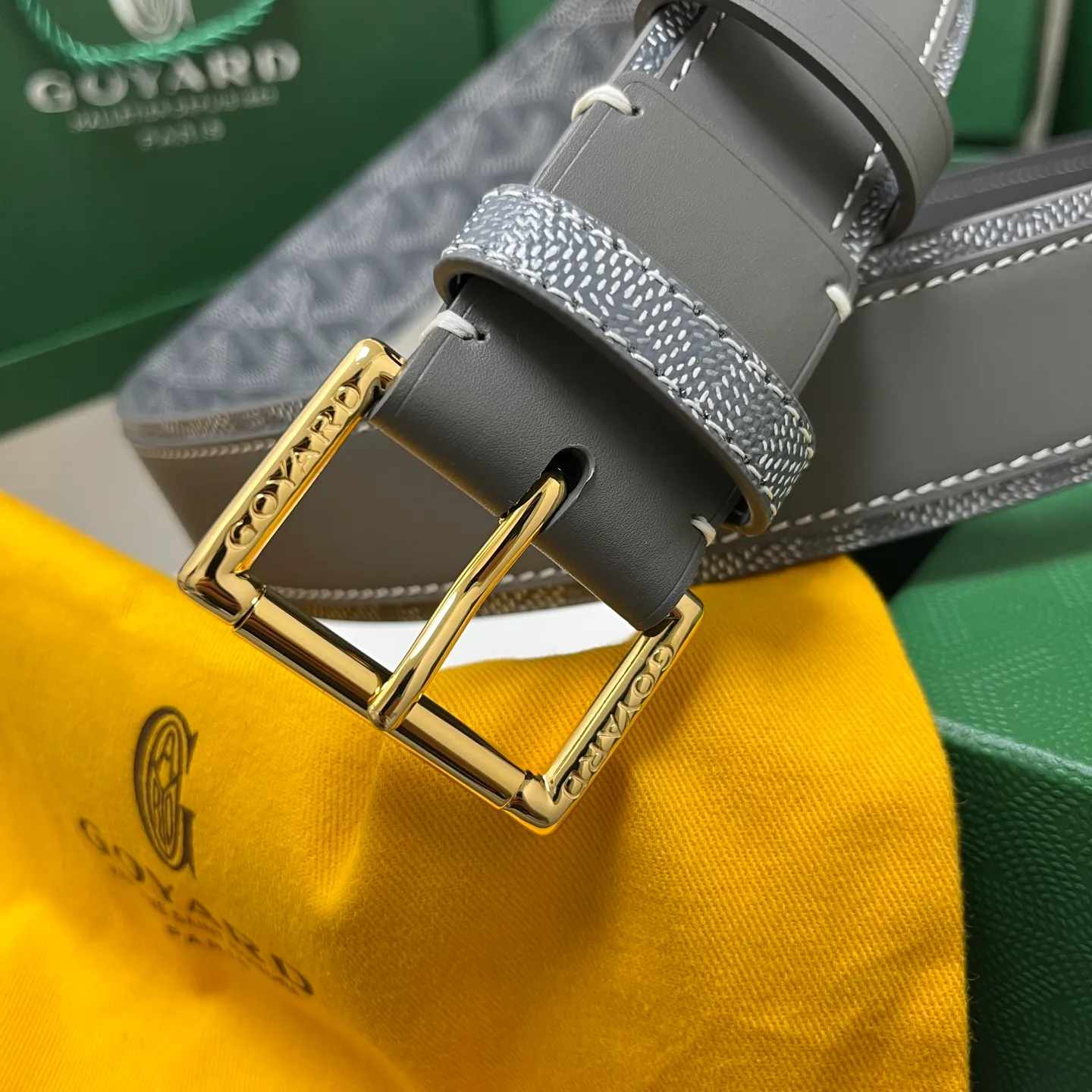💰520💰Full package💰 💍Purchase level Goya belt is low-key luxury 🎈Width 4.0 Made of imported first-layer cowhide and dogtooth coated canvas The leather is soft and durable Handmade Pay attention to details Fine stitching Smooth edges Classic design Versatility Suitable for various occasions