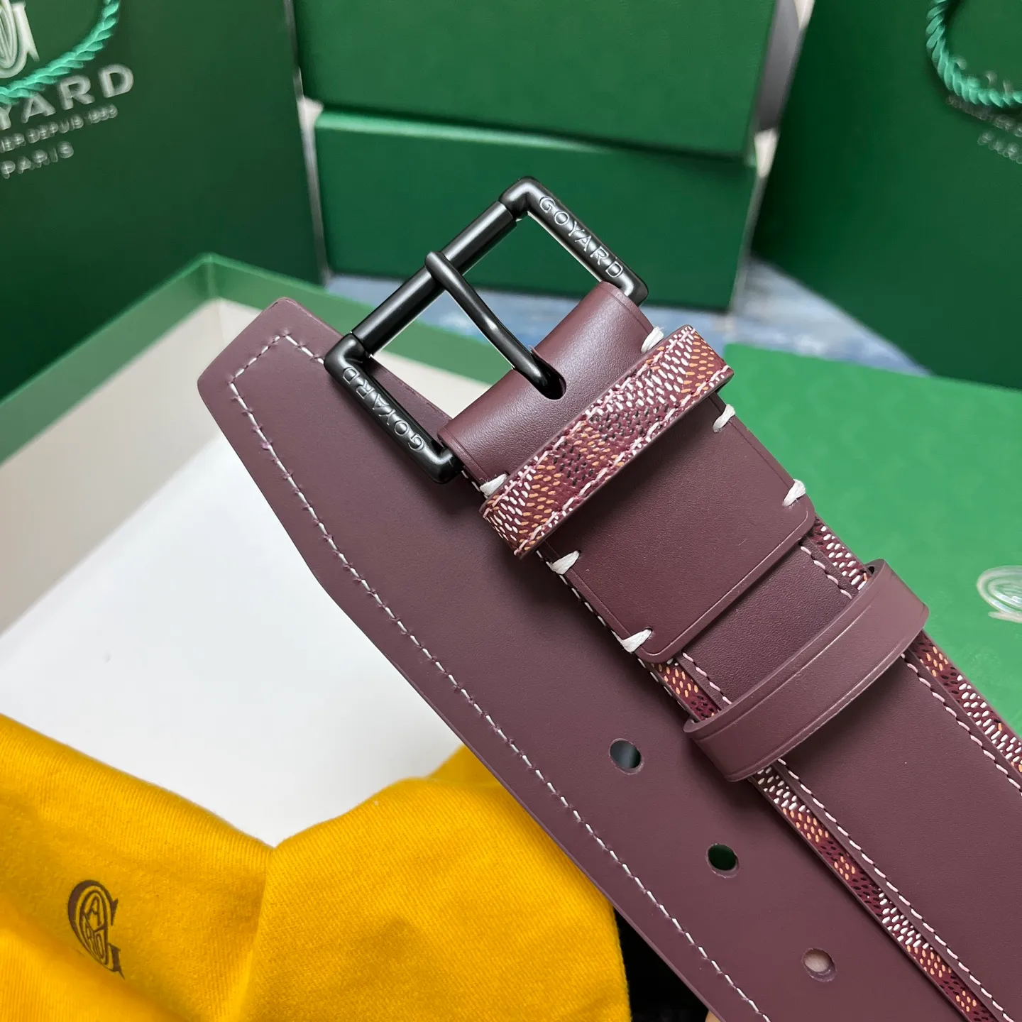 💰520💰Full package💰 💍Purchase level Goya belt is low-key luxury 🎈Width 4.0 Made of imported first-layer cowhide and dogtooth coated canvas The leather is soft and durable Handmade Pay attention to details Fine stitching Smooth edges Classic design Versatility Suitable for various occasions