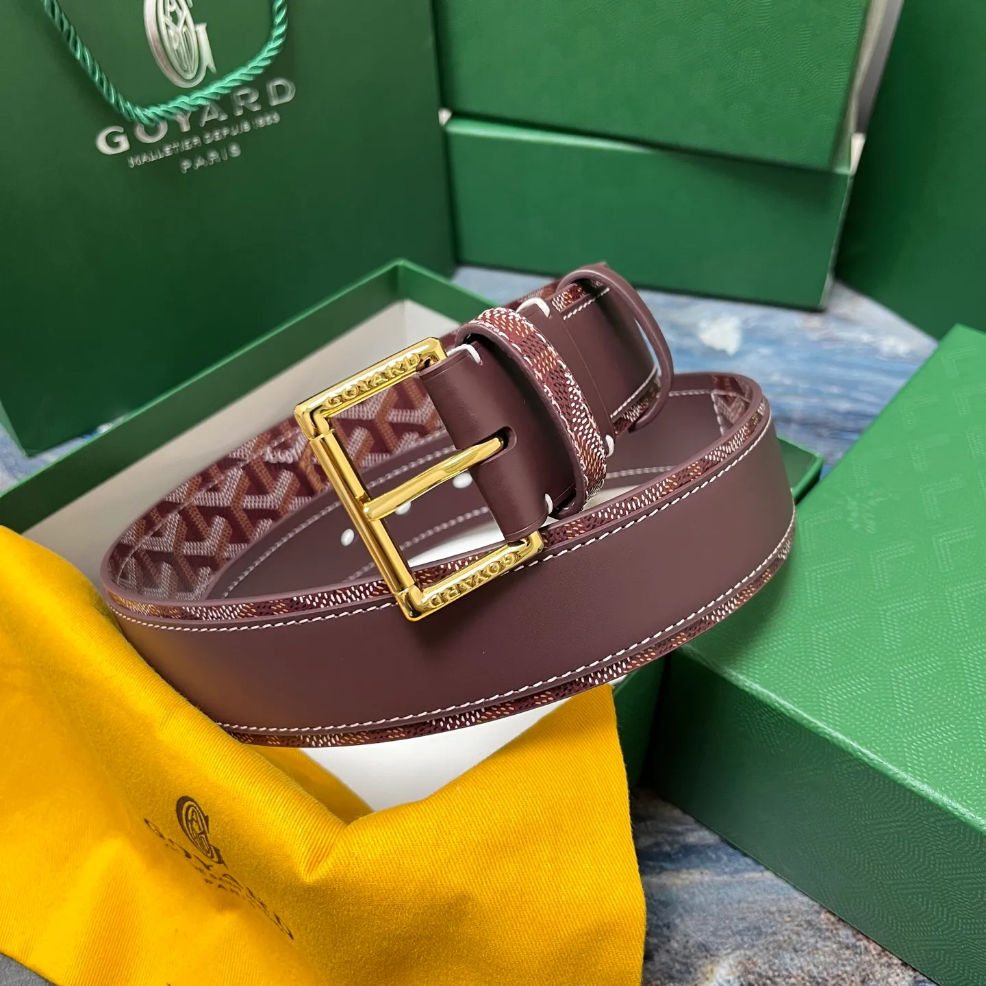 💰520💰Full package💰 💍Purchase level Goya belt is low-key luxury 🎈Width 4.0 Made of imported first-layer cowhide and dogtooth coated canvas The leather is soft and durable Handmade Pay attention to details Fine stitching Smooth edges Classic design Versatility Suitable for various occasions