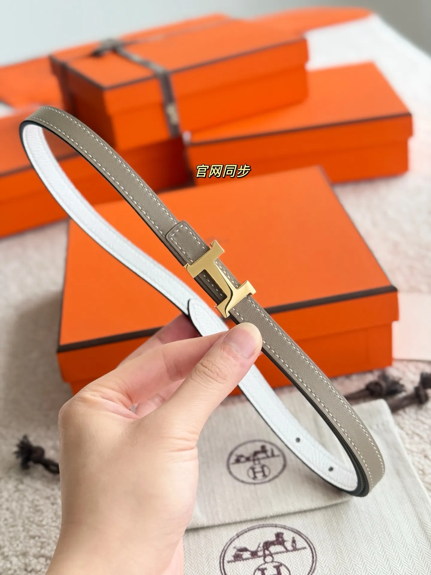 💰420💰Full package💰 💍Purchase level Hermès boutique Mini Constance Premium stainless steel hardware with steel stamp and imported Epsom leather Width 13MM Hermes women's belt is highly praised for its exquisite craftsmanship, high-quality materials and classic design. It is the top choice for women's belts. It is simple and elegant. The product has a delicate feel. It is not only a practical accessory, but also adds highlights to the overall look.