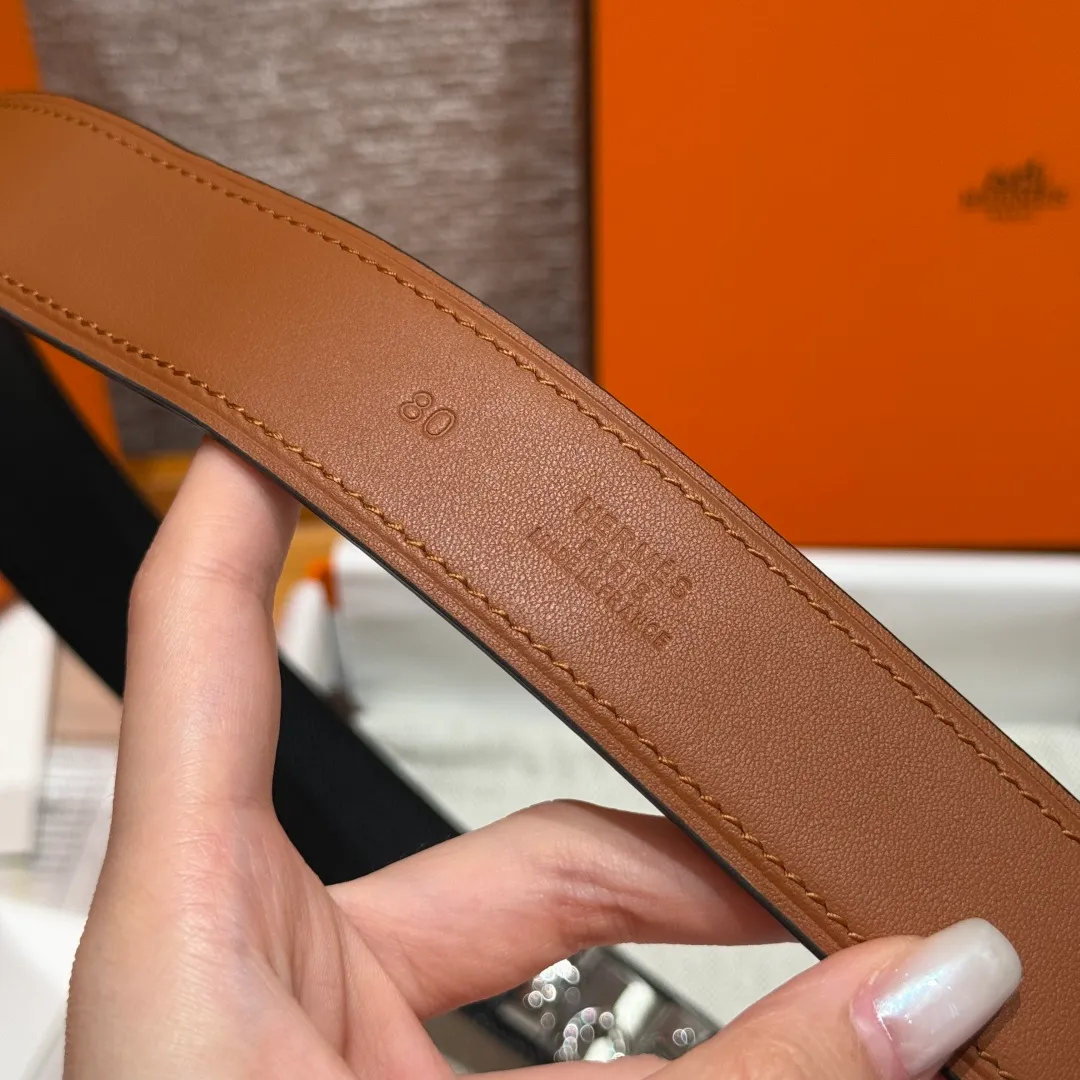 💰560💰Full package💰 💍Purchase level Hermès ⚡️🌹Collier de Chien 32 belt Crocodile🐊 embossed calfskin belt with metal belt buckle. This Collier de Chien belt continues the rock style and has been upgraded. The narrow design highlights daily fashion. Width: 32mm