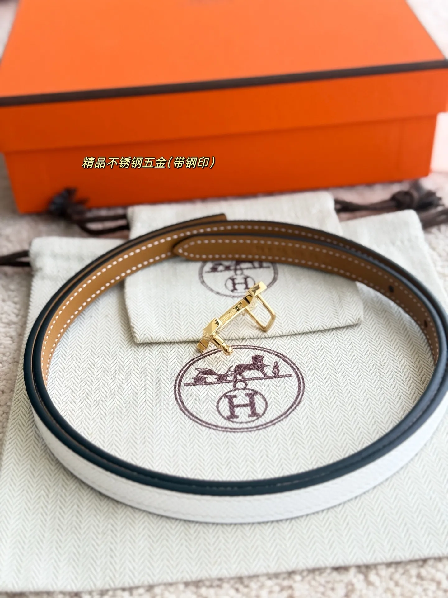 💰420💰Full package💰 💍Purchase level Hermès boutique Mini Constance Premium stainless steel hardware with steel stamp and imported Epsom leather Width 13MM Hermes women's belt is highly praised for its exquisite craftsmanship, high-quality materials and classic design. It is the top choice for women's belts. It is simple and elegant. The product has a delicate feel. It is not only a practical accessory, but also adds highlights to the overall look.
