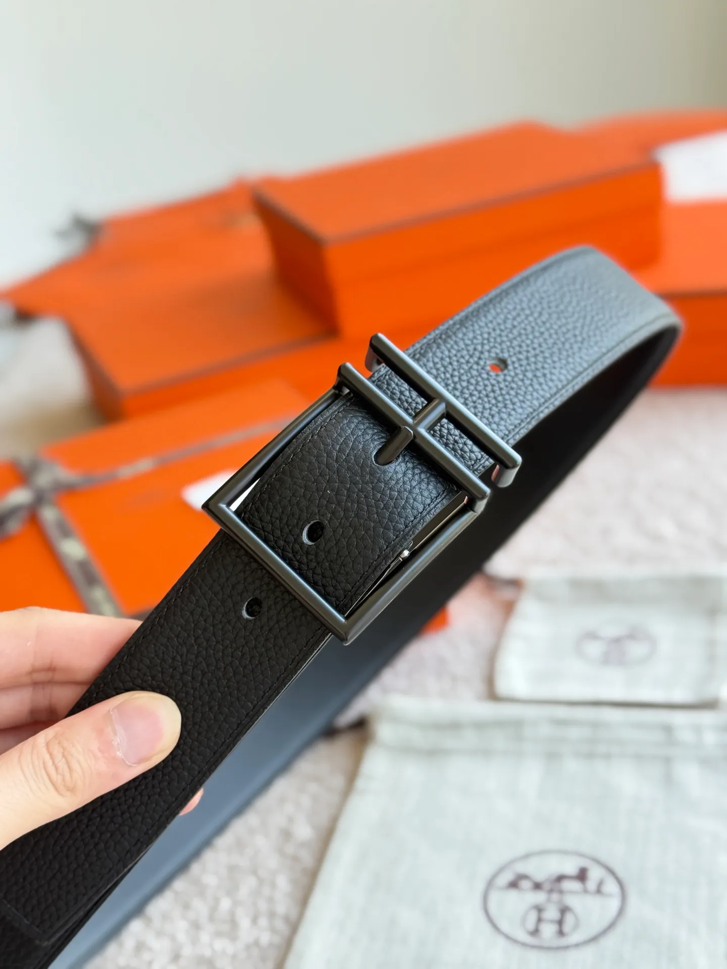 💰520💰Full set of packaging💰 💍Purchasing agent level Hermes⚡️🌹The counter sister recommends sharing Black Samurai belt, width 38mm, high-quality double-sided original leather with fine pin buckle, high-quality high-quality⚡️🌹Seiko production, detailed pictures, gold medal sales counter sister real-life shooting, high-end luxury