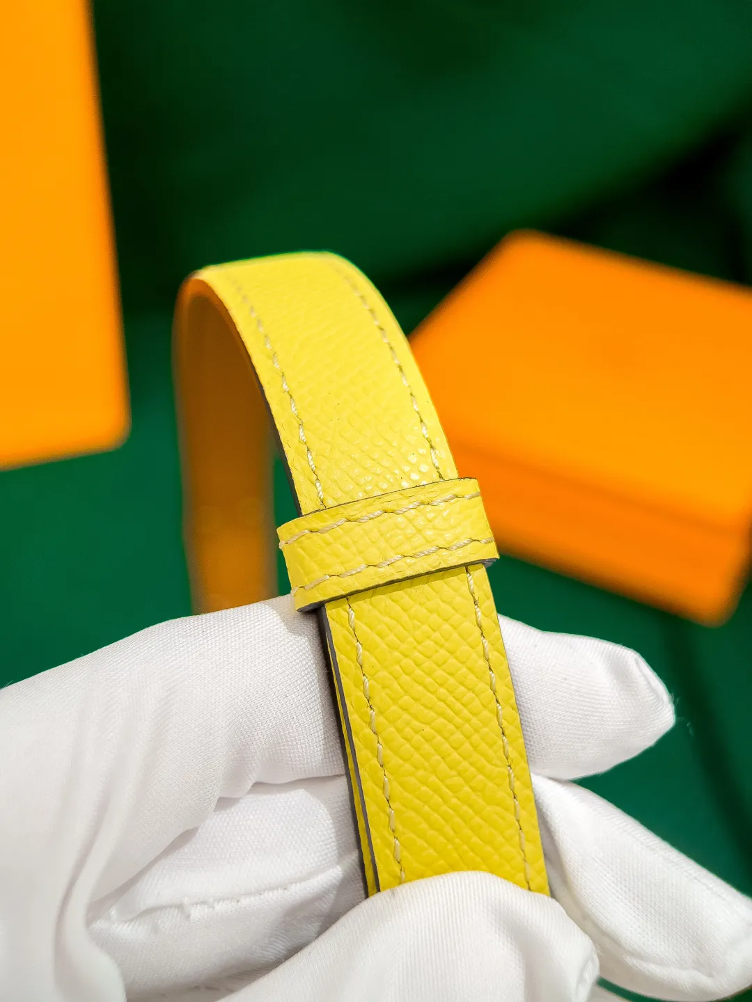 💰498💰Full package💰 💍Purchase level Hermès ⚡️🌹Kelly classic women's belt Width 1.8cm Classic elastic belt (one size fits all) Top layer EP palm print calfskin with golden brown calfskin bottom, semi-hand-sewn. Stainless steel buckle (gold silver)