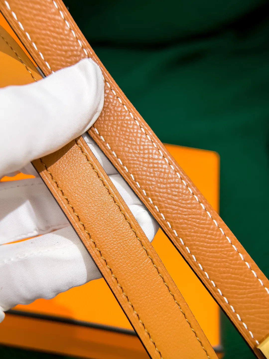 💰498💰Full package💰 💍Purchase level Hermès ⚡️🌹Kelly classic women's belt Width 1.8cm Classic elastic belt (one size fits all) Top layer EP palm print calfskin with golden brown calfskin bottom, semi-hand-sewn. Stainless steel buckle (gold silver)