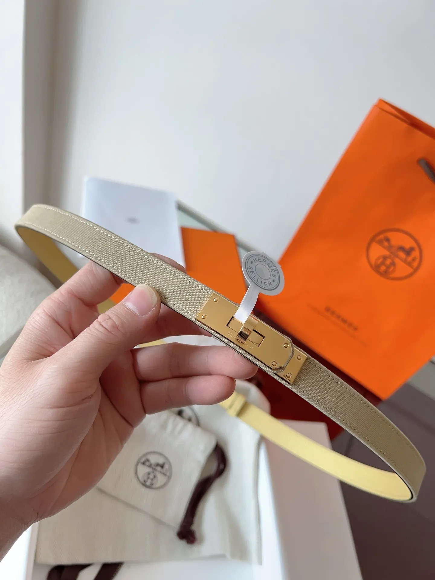 "HERMES" upgraded version 2025, brand new semi-handmade Kelly belt colors are black/gold/elephant gray/white/windbreaker rice (canvas) original EPSOM leather, the quality is beyond doubt